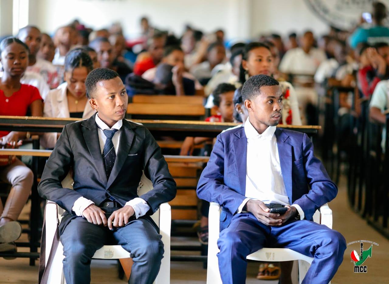 ANTSA TONONKALO - DIHIM-PARITRA