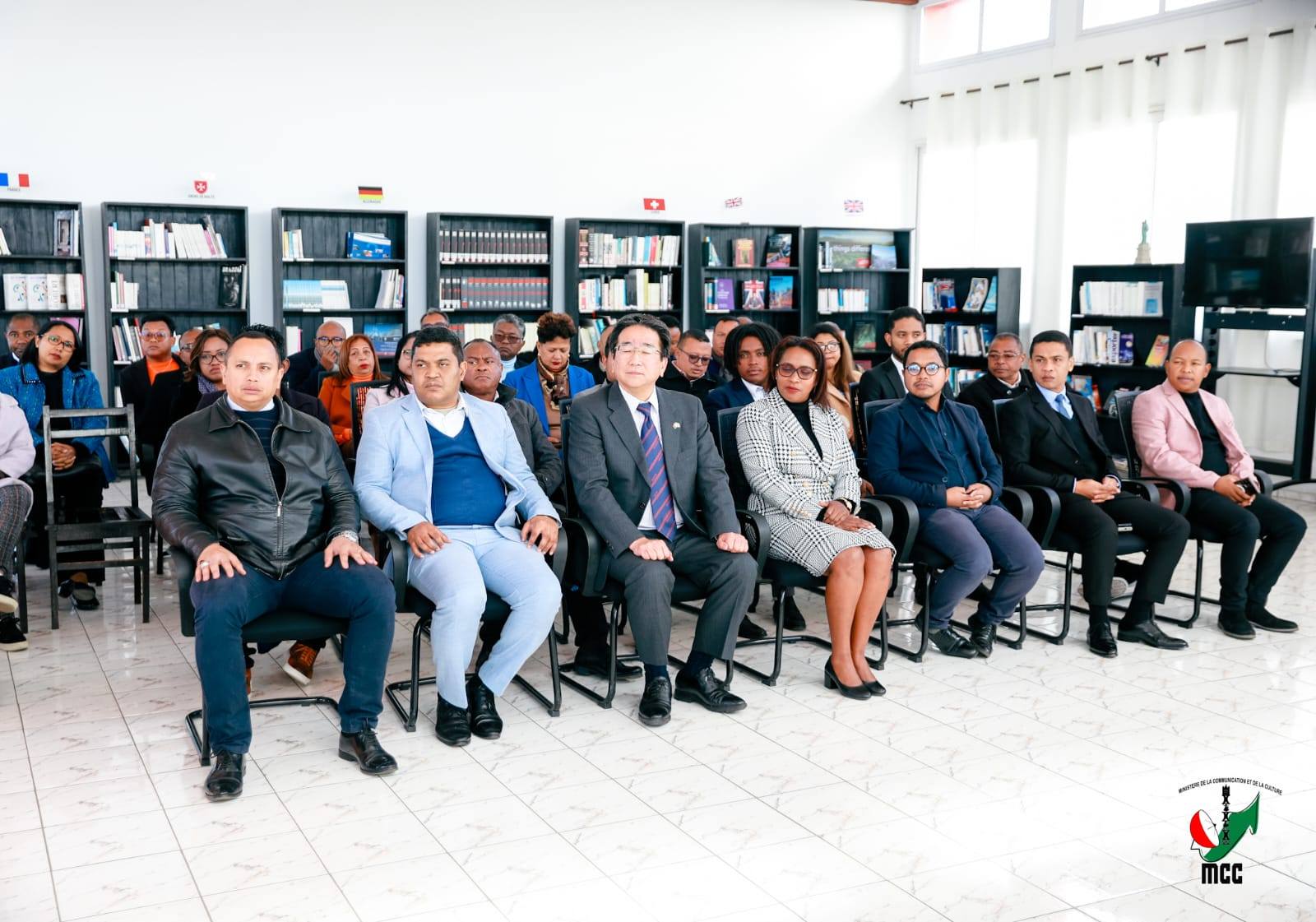 TSY FANOMEZANA TSOTRA FOTSINY IHANY NY LANONANA FANOLORANA BOKY FA FANEHOANA FASAKAIZANA, FIARAHA-MIASA ARY FITOKISANA LALINA