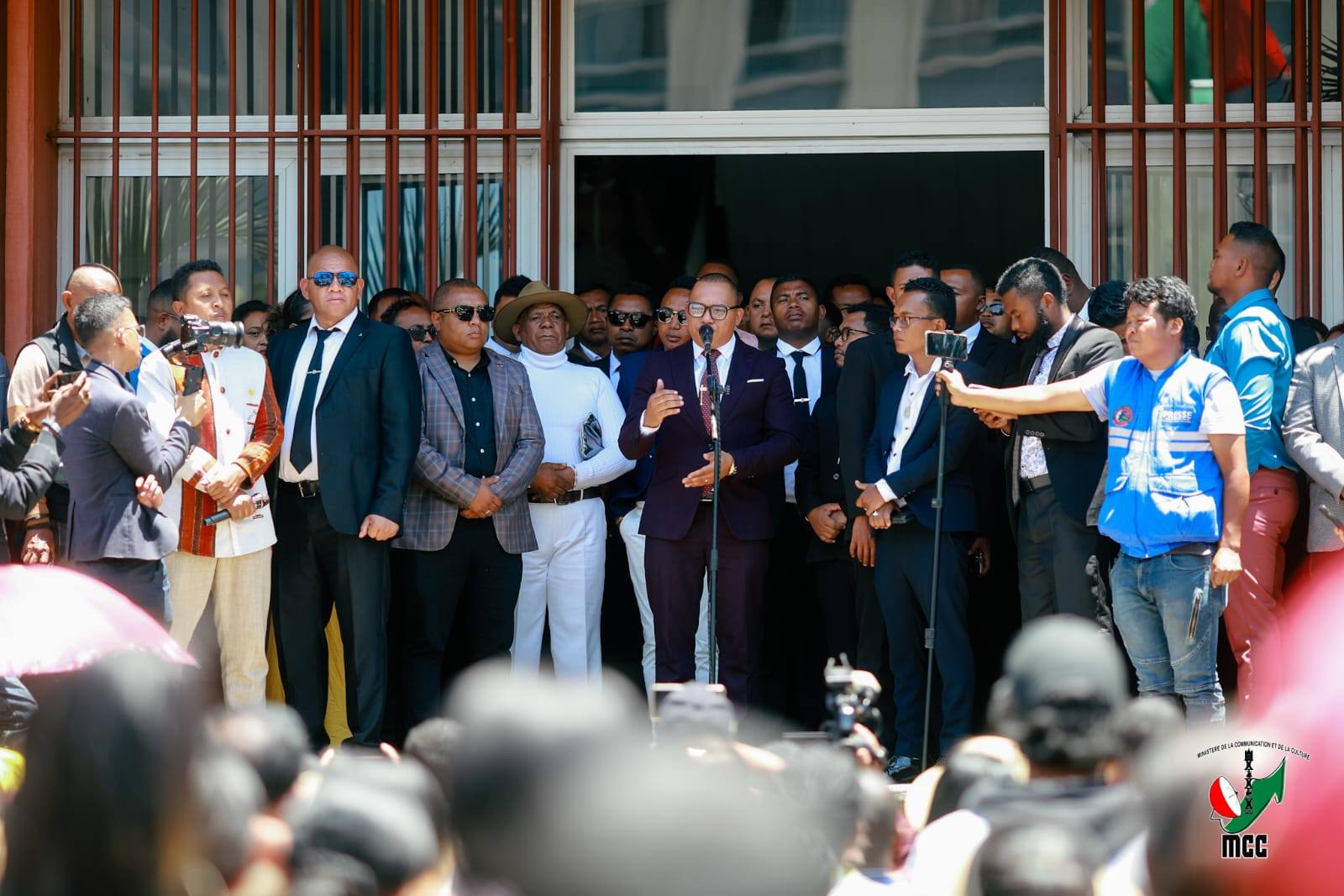 29/10/25 ANDROANY NO NANDRAY NY FITANTANAN-DRAHARAHA OFISIALY NY MINISITRY NY SERASERA SY NY KOLONTSAINA GASCAR FENOSOA