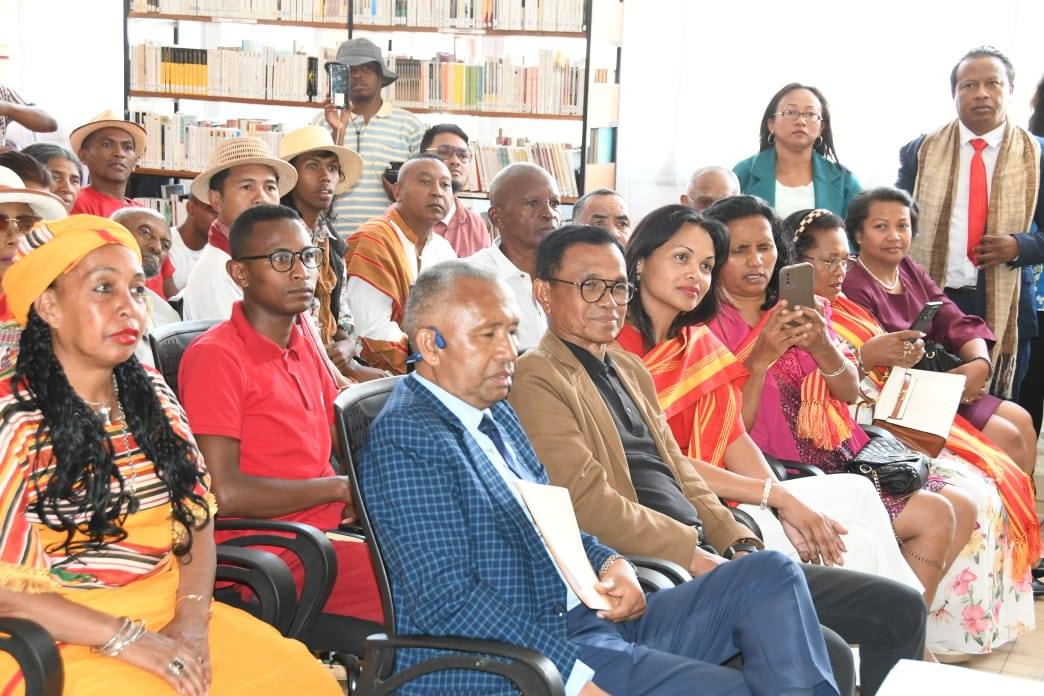 FAKAN-KEVITRA ARA-KOLONTSAINA EO AMIN' NY SOKAJY MPANDALA NY FOMBA MALAGASY