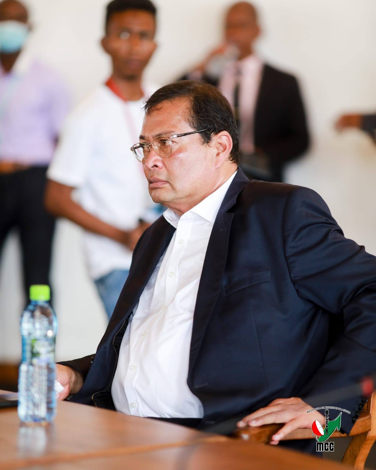 FIVORIANA NIFANATREHANA MIVANTANA TEO AMIN' NY ANTENIMIERANDOHOLONA SY IREO MINISITRA MPIKAMBANA EO ANIVON' NY GOVERNEMANTA