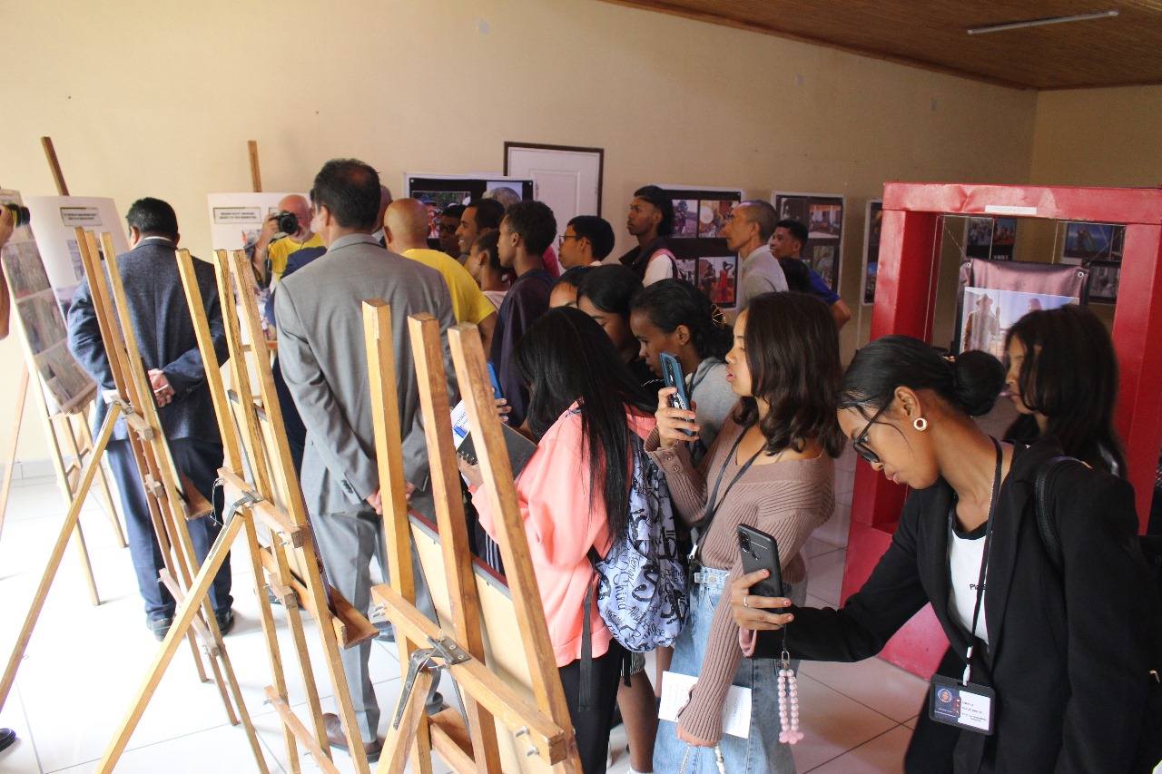 NASEHO AN-TSARY ANDRAONY ALAROBIA 10 DESAMBRA 2025 TESTY AMIN' NY TRANO SARY AMBOHIDAHY IREO DINGANA SY LALANA NANDALOVAN' NY ASA FANAOVAN-GAZETY TETO MADAGASIKARA SY NY FIATREHAN' NY MPANAO GAZETY NY ASANY AN-TAONANY MARO