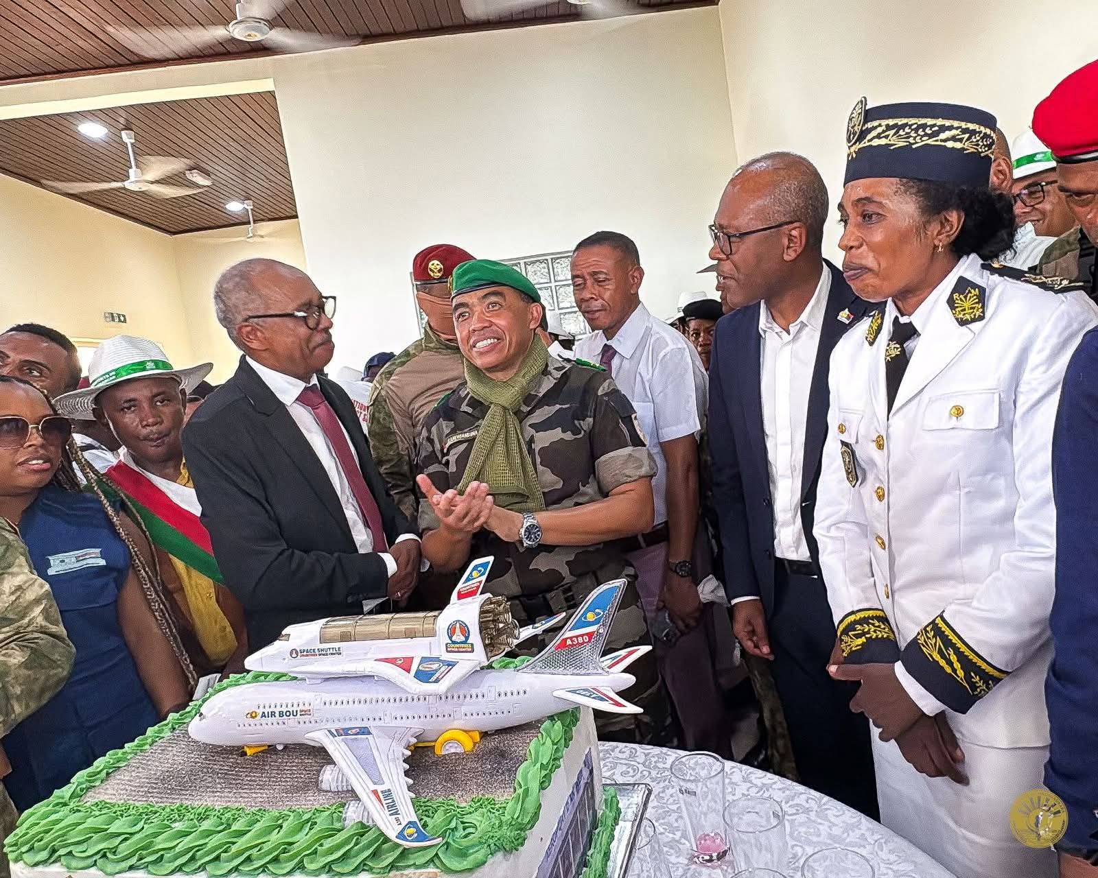 NAVERIN' NY KOLONELY RANDRIANIRINA MICHAEL NY SIDINA MAMPIFANDRAY AN' I ANTALAHA AMIN' NY FARITRA ATSINANANA REHEFA NIATO NANDRITRA NY 10 TAONA