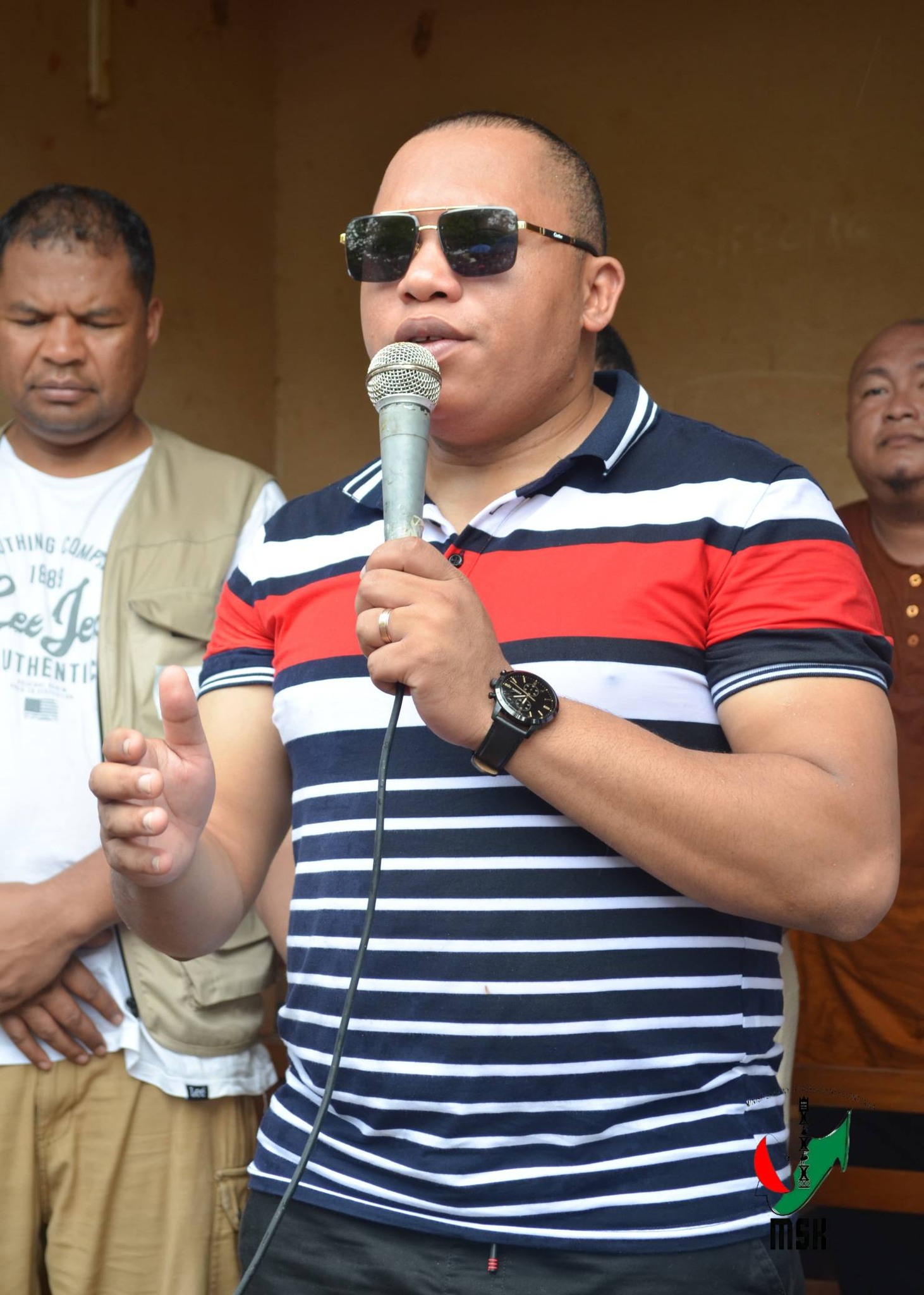 MIROTSAKA ENY AN-KIANJA NY FITONDRAM-PANJAKANA MANONTOLO MANAO TANAN-DAVA MAMONJY NY MPIRAY TANINDRAZANA