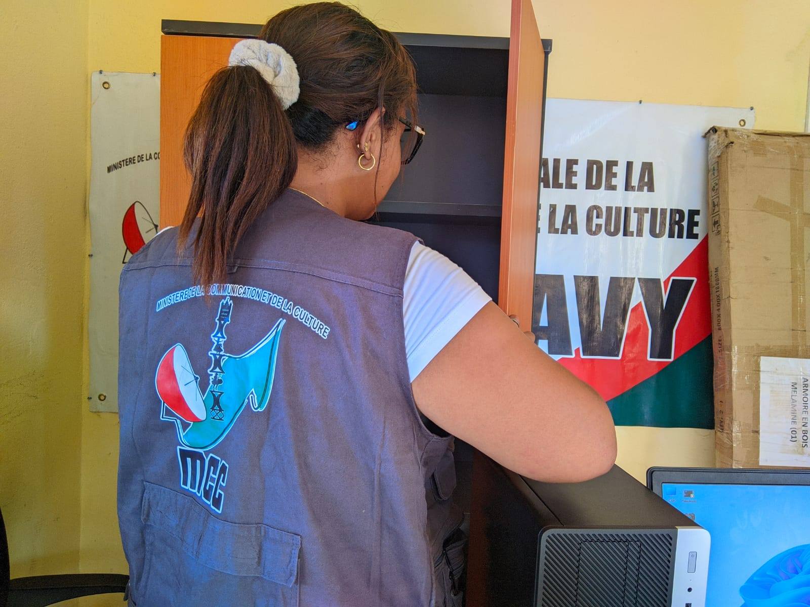 MANATSARA HATRANY IREO FITAOVAN-TSERASERA ENTI-MIASA NY MINISTERAN' NY SERASERA SY NY KOLONTSAINA MBA HAHATOMOMBANA NY FAMPITAM-BAOVAO AVY NY IFOTONY