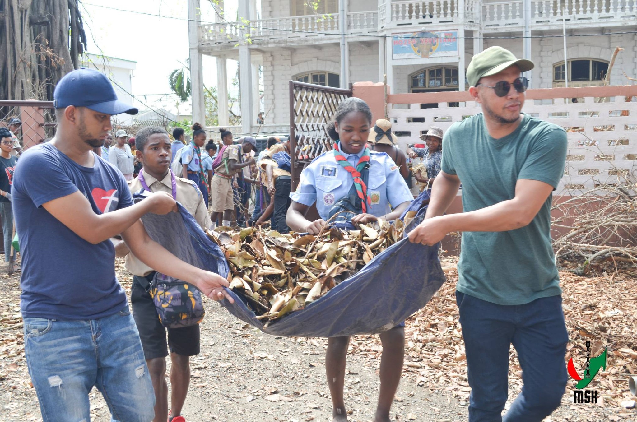 MPIROTSAKA AN-TSITRAPO MARO NO NIARA-NIENTANA TAMIN' NY MINISTERAN' NY SERASERA SY NY KOLONTSAINA NANADIO NY MOZEA VAVITIANA TOAMASINA