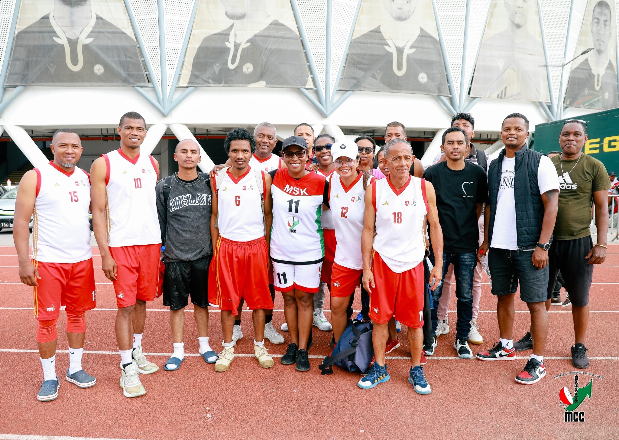 " IRAY ENY AN-KIANJA"