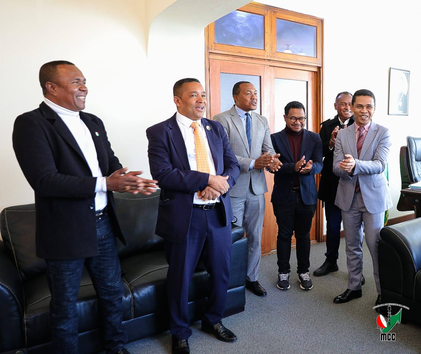 HAMAFISINA HATRANY NY SERASERA MBA HIPAKA ENY IFOTONY IREO ASA FAMPANDROSOANA ISAM-PARITRA