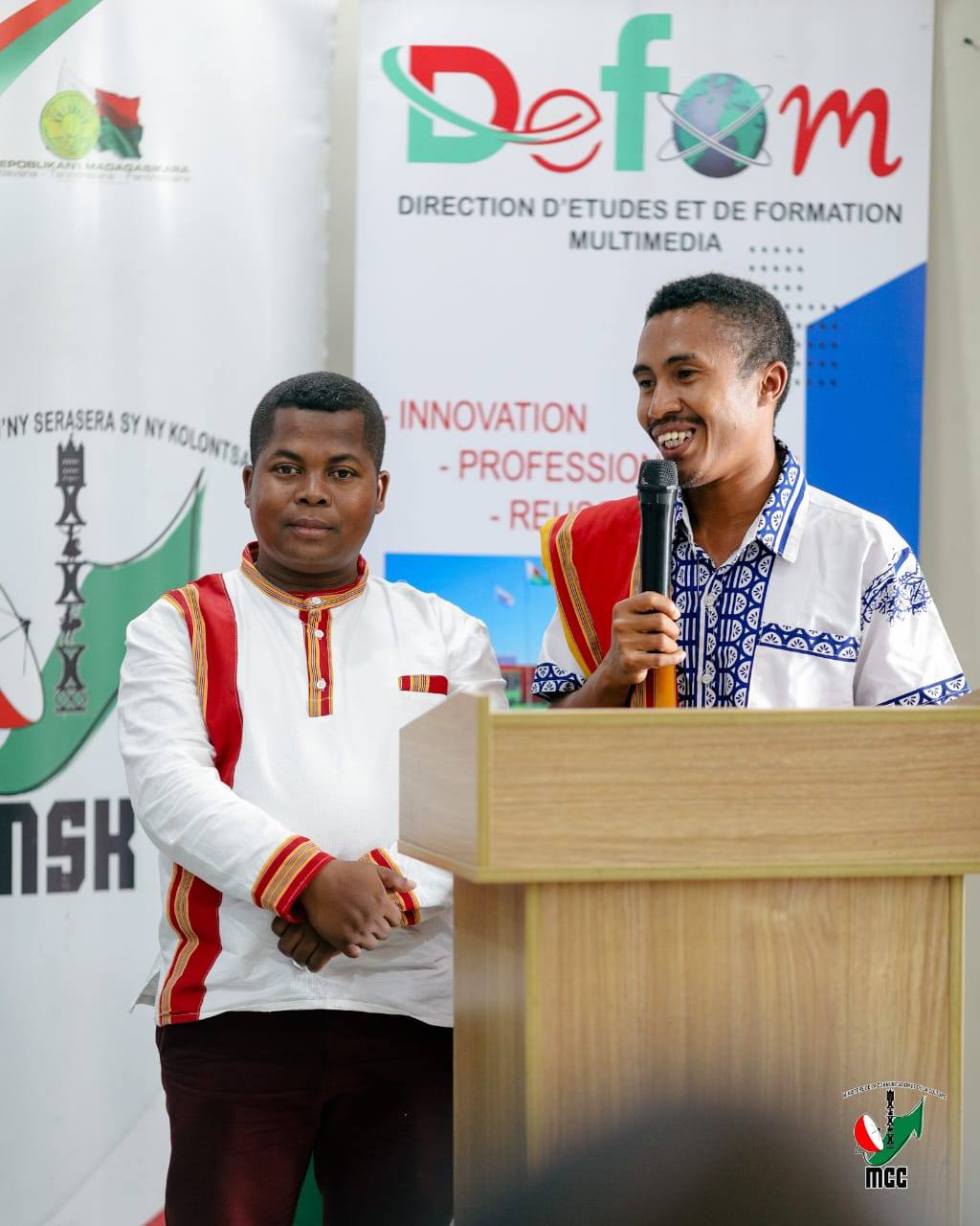 MITOHY HATRANY NY FAMPITAOVANA ATAON' NY FITONDRAM-PANJAKANA HO AN' IREO RAFITRA ENY IFOTONY