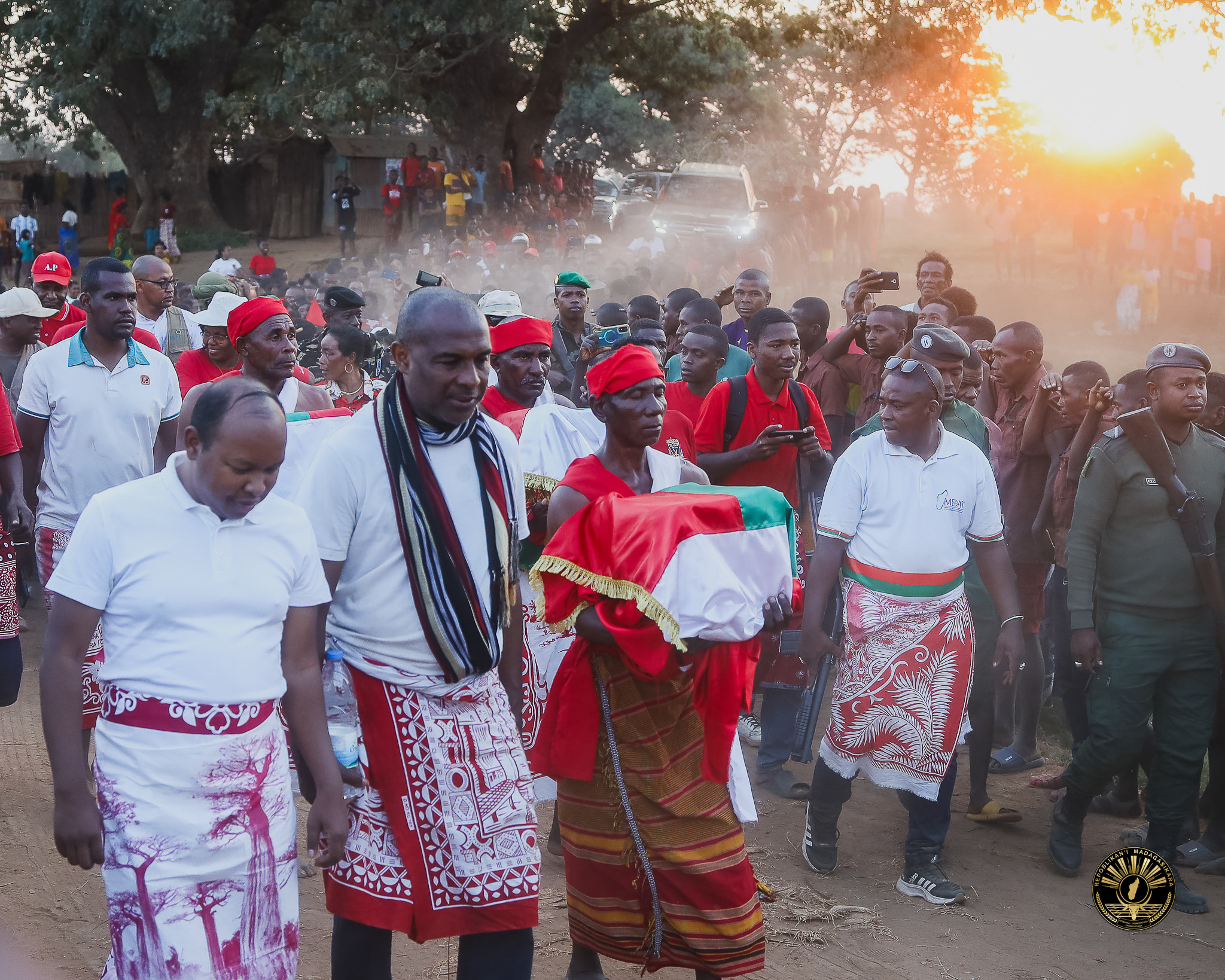 NY FANDRAISAN' NY VAHOAKAN' NY FARITRA MENABE NY KABESON' NY AMPANJAKA TOERA SY IREO MPITARI-TAFIKA ROA LAHY