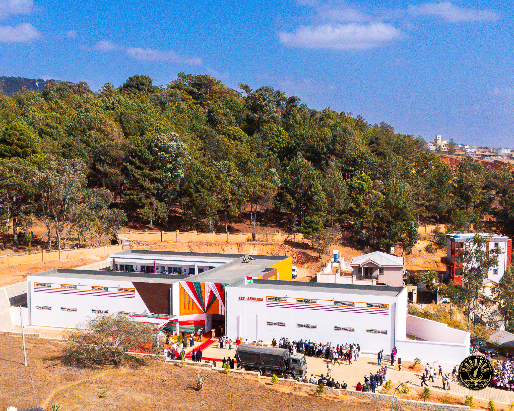 TSY MIKELY SORIKA NY FITONDRAM-PANJAKANA MANOME FANABEAZANA TSARA KALITAO SY MENDRIKA HO AN' NY ZAZA MALAGASY