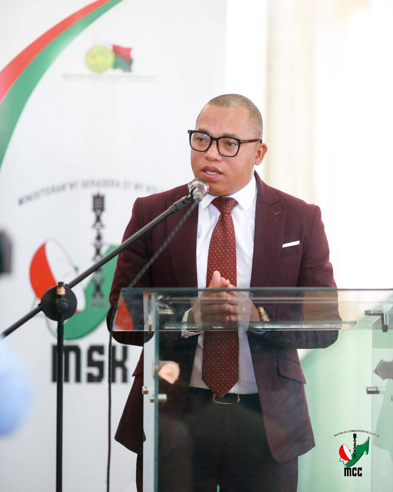 29/10/25 ANDROANY NO NANDRAY NY FITANTANAN-DRAHARAHA OFISIALY NY MINISITRY NY SERASERA SY NY KOLONTSAINA GASCAR FENOSOA