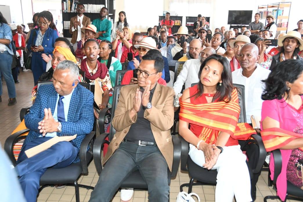 FAKAN-KEVITRA ARA-KOLONTSAINA EO AMIN' NY SOKAJY MPANDALA NY FOMBA MALAGASY