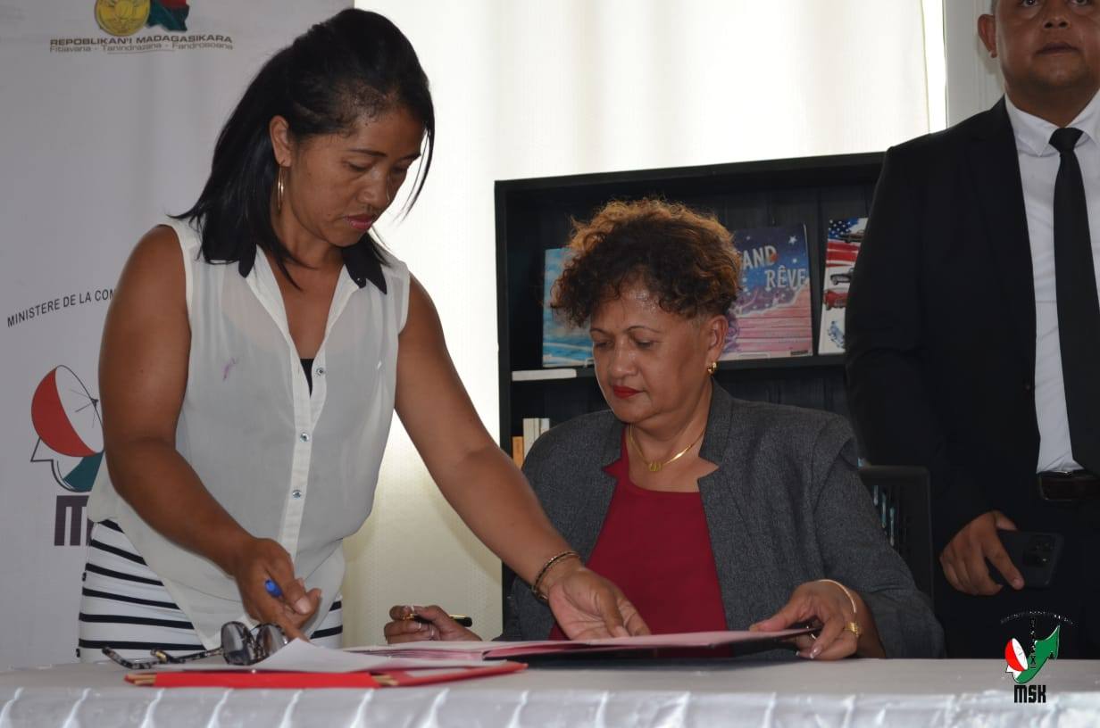 TOMPON' ANDRAIKITRA AMBONY MAROMARO EO ANIVON' NY MINISTERAN' NT SERASERA SY NY KOLONTSAINA NO NANDRAY NY ASANY ANDROANY ALAROBIA 10 DESAMBRA 2025 TAORIAN' NY NAHAVOATENDRY AZY IREO NANDRITRA NY FILAN-KEVITRY NY MINISITRA NY ALATSINAINY 08 DESAMBRA 2025 L