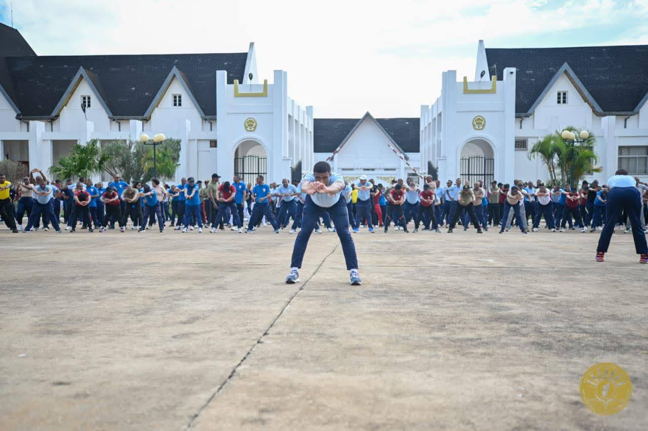 NY MANAMBONINAHITRA IZAO NO ANTENAIN' NY VAHOAKA