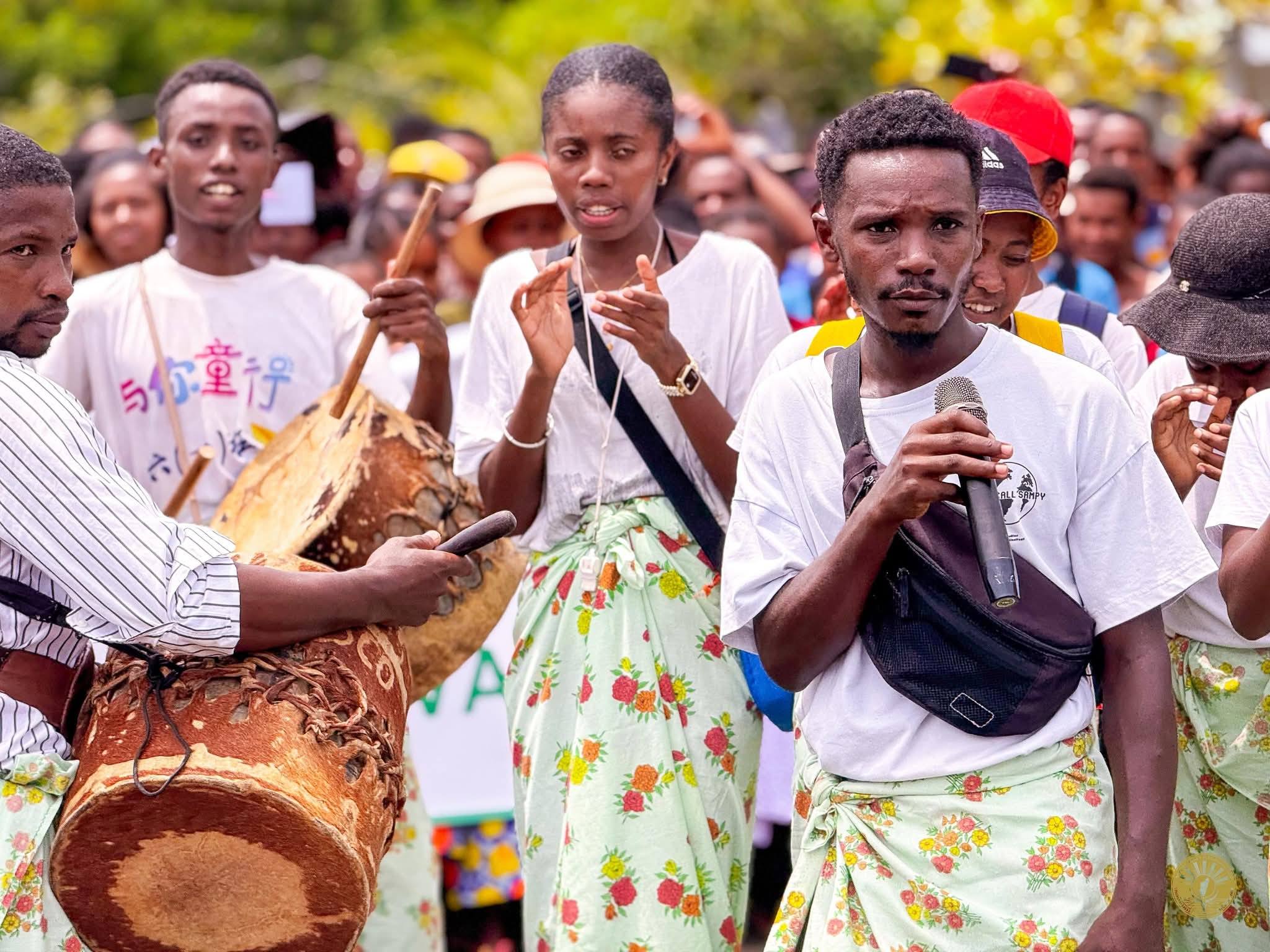 NAVERIN' NY KOLONELY RANDRIANIRINA MICHAEL NY SIDINA MAMPIFANDRAY AN' I ANTALAHA AMIN' NY FARITRA ATSINANANA REHEFA NIATO NANDRITRA NY 10 TAONA