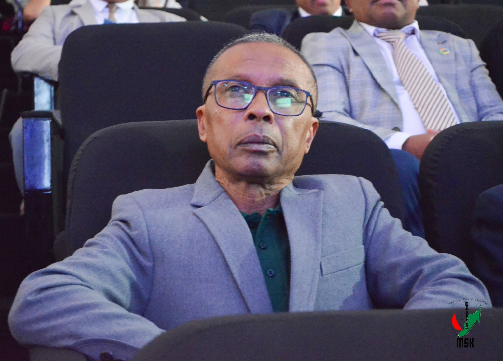 NOTOLORAN' NY AJE-FIKAMBANAN' NY MPANAO GAZETY MIKIRAKIRA NY TONTOLO IAINANA MARI-PANKASITAHANA IREO OLO-MALAZAN' NY FIKAROHANA ARA-TSIANSA