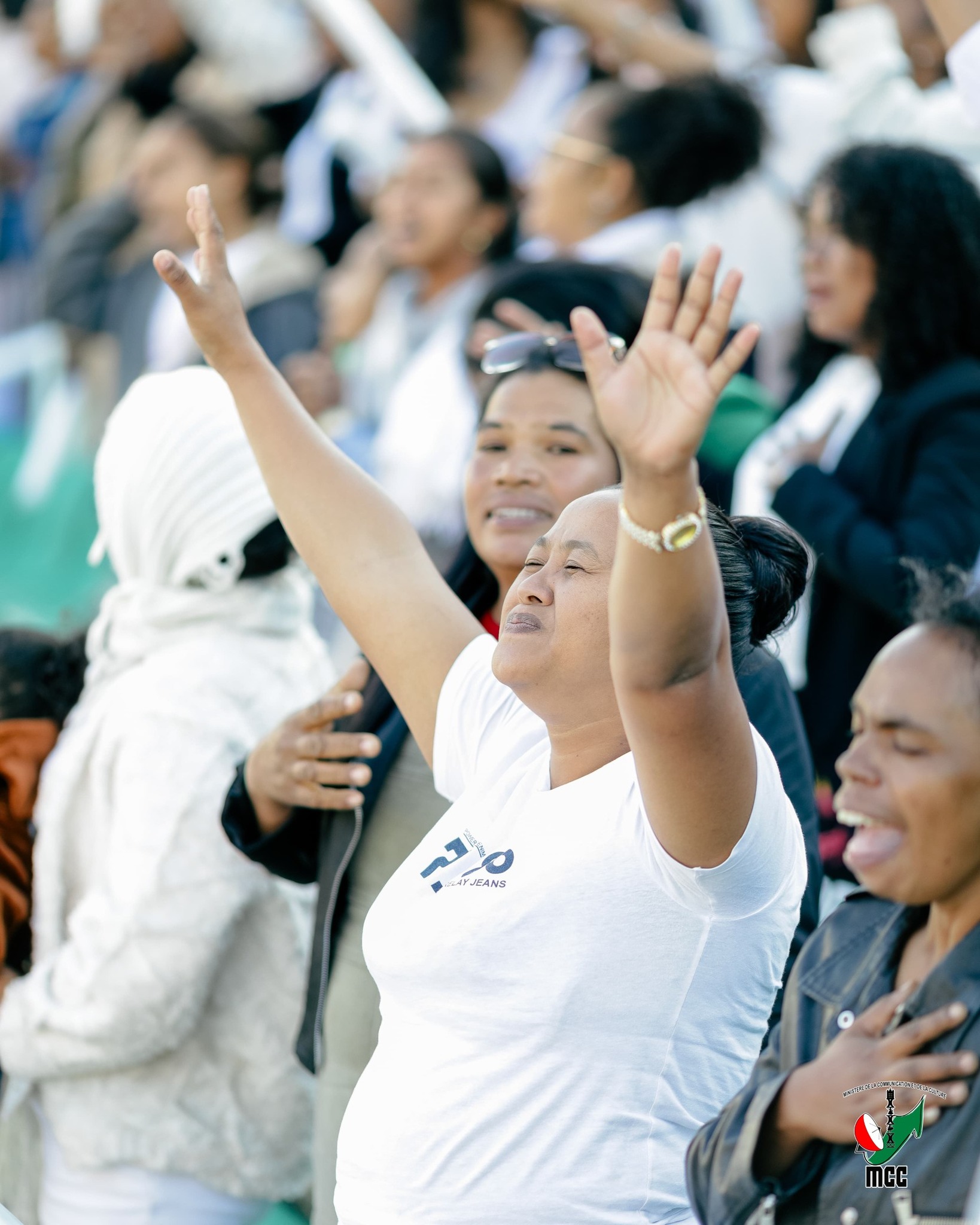 ANTSAM-PIDERANA HO AN' NY FIRENENA