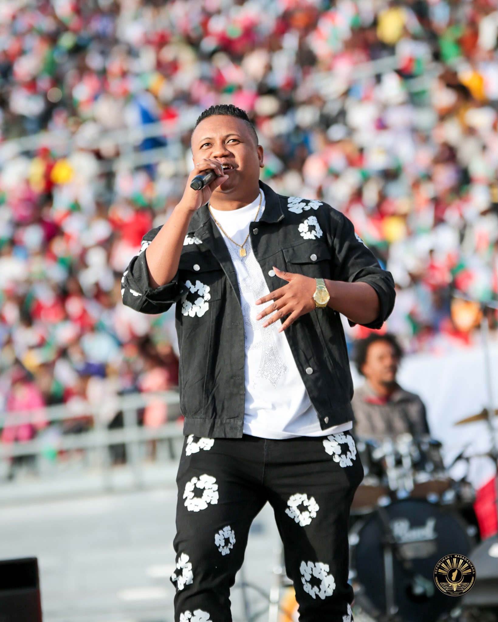 MANAN-DANJA MANOKANA HO AN' NY FIRENENA IZAO FAHA-65 TAONA NIVERENAN' NY FAHALEOVANTENA IZAO