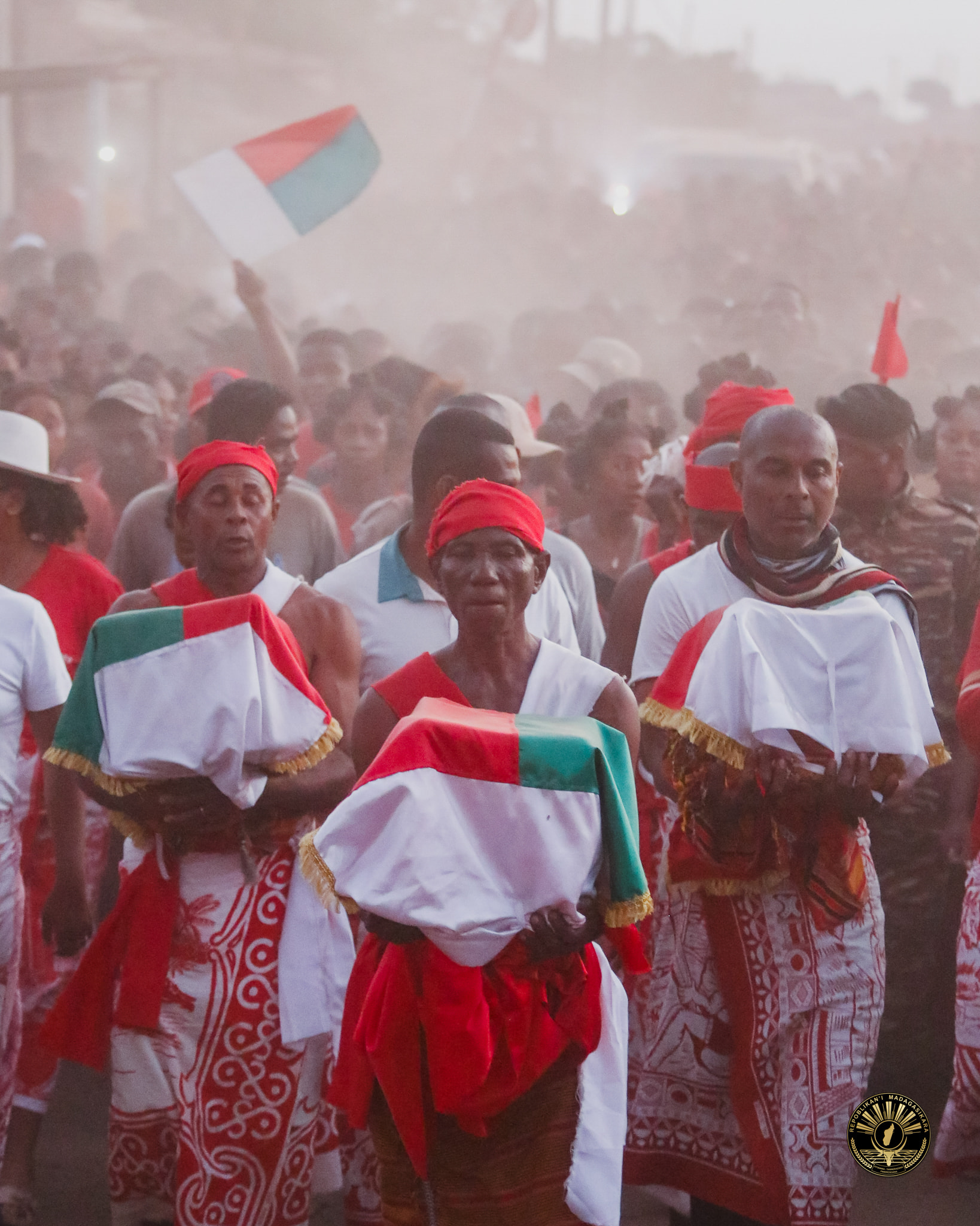 NY FANDRAISAN' NY VAHOAKAN' NY FARITRA MENABE NY KABESON' NY AMPANJAKA TOERA SY IREO MPITARI-TAFIKA ROA LAHY