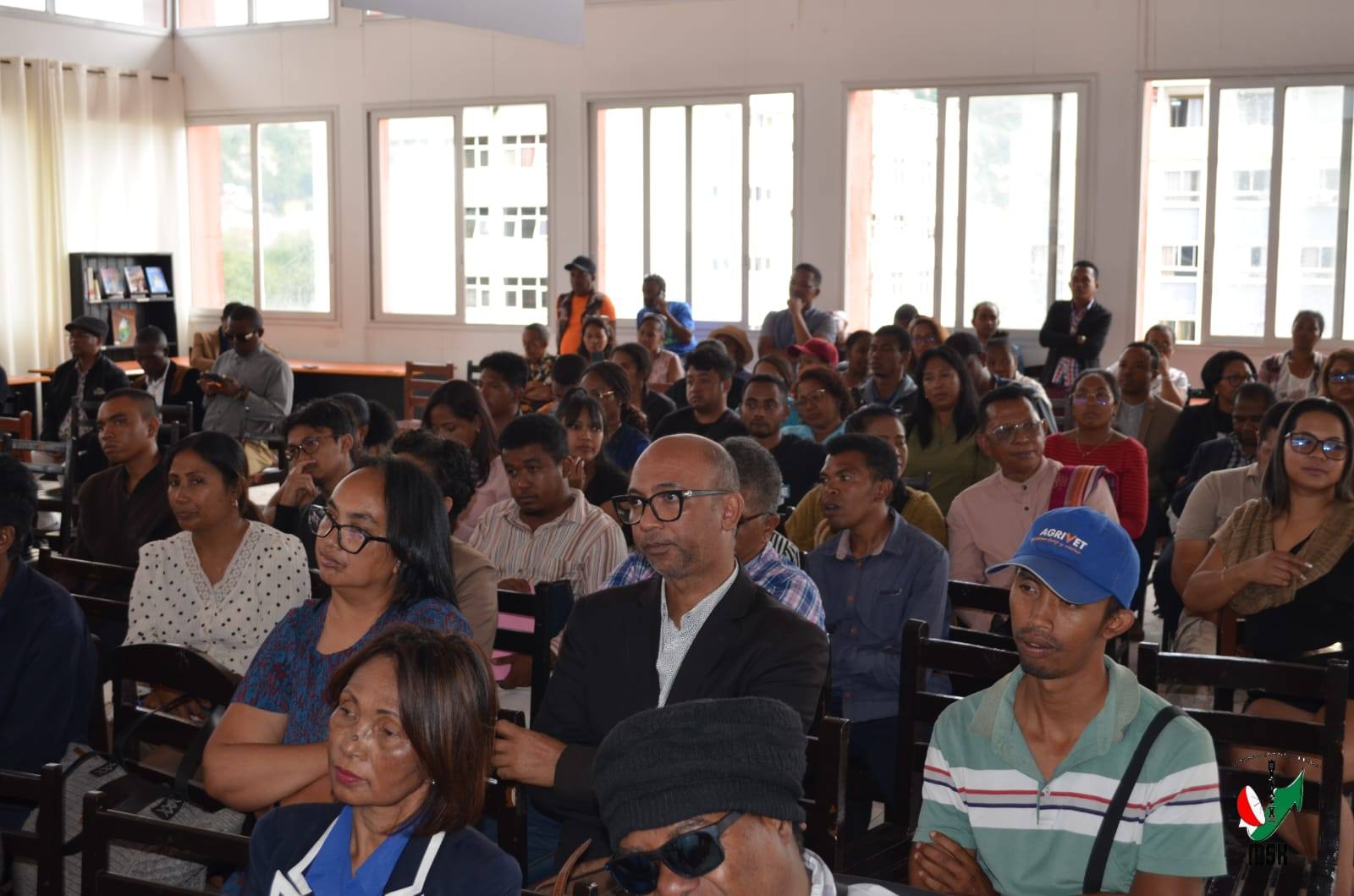 NANKASITRAHAN' IREO MPANAKANTO NY FANENDRENA NY TALEN' NY OMDA