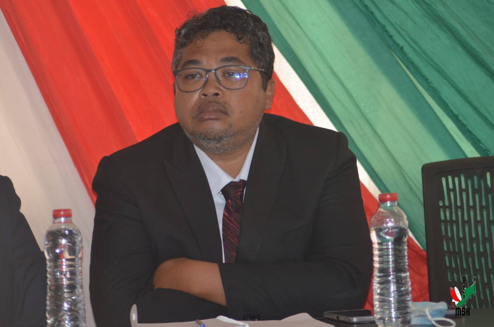 NIARA-NIDINIKA TAMIN'IREO TOMPONY HAINO VAKY JERY NY MOMBA NY TNT