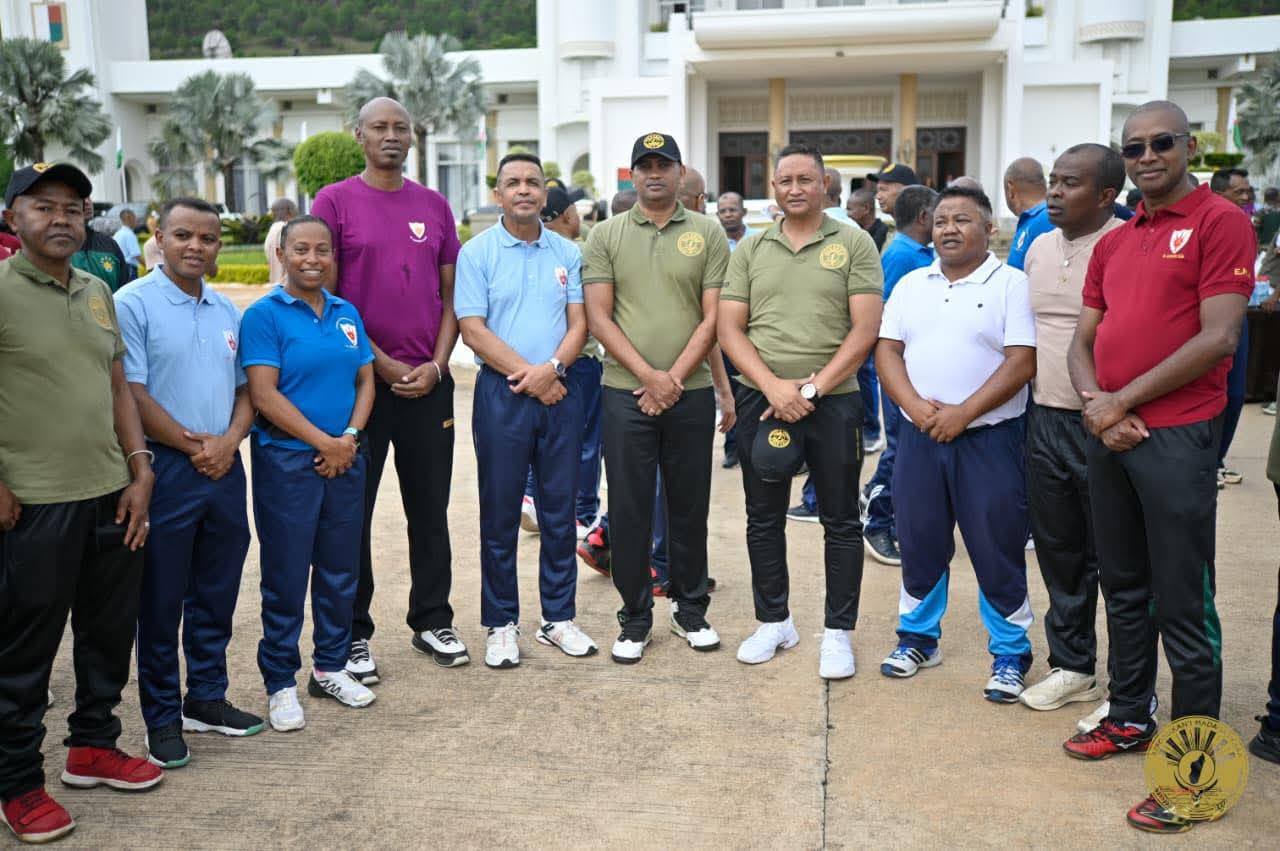 NY MANAMBONINAHITRA IZAO NO ANTENAIN' NY VAHOAKA