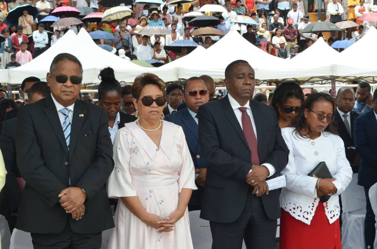 NAMPITA MIVANTANA NY FANOMPOAM-PIVAVAHANA TENY ANTSONJOMBE NY TELEVIZIONA FAHAZAVANA AN' NY FIANGONANA FJKM