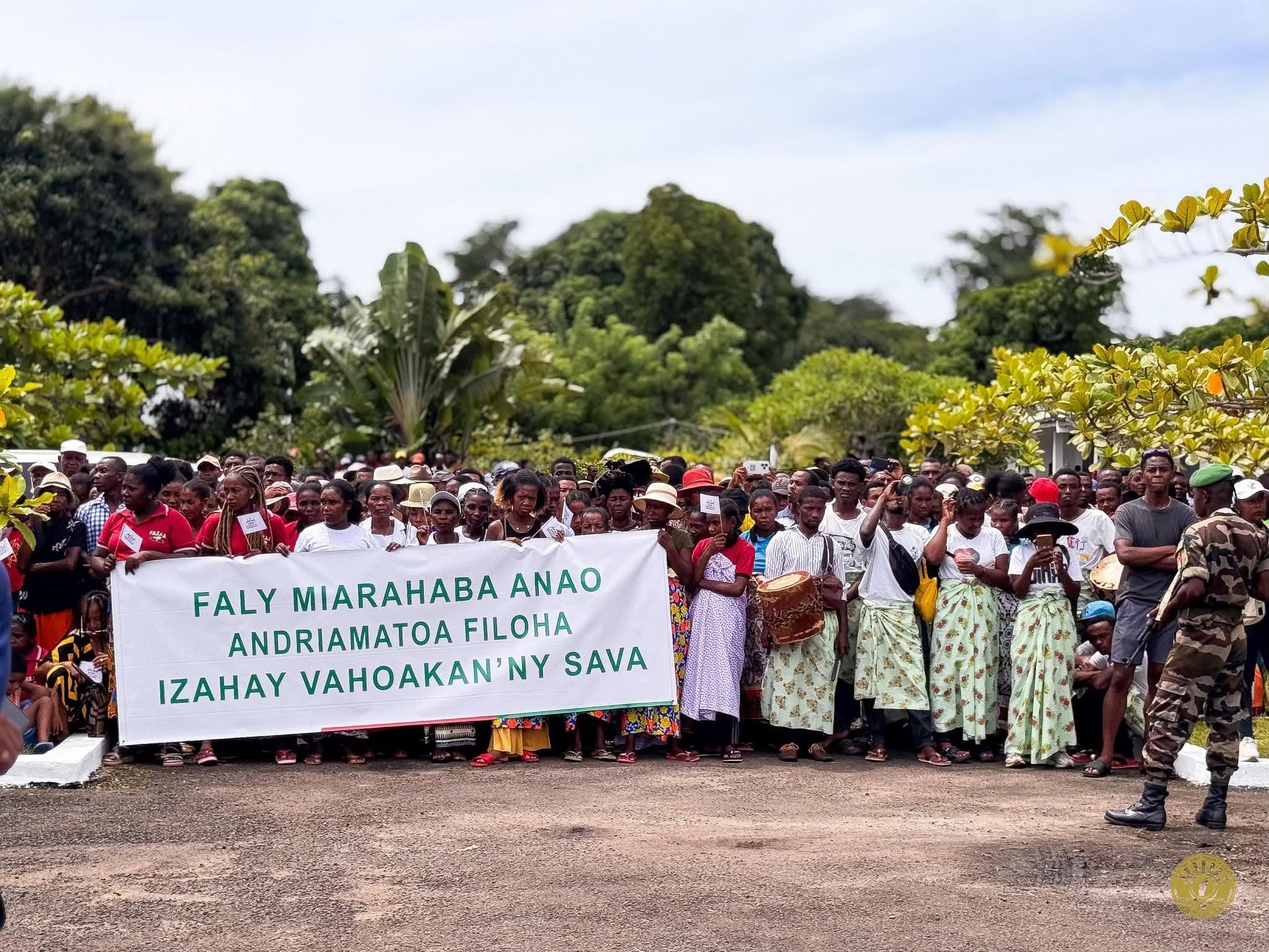 NAVERIN' NY KOLONELY RANDRIANIRINA MICHAEL NY SIDINA MAMPIFANDRAY AN' I ANTALAHA AMIN' NY FARITRA ATSINANANA REHEFA NIATO NANDRITRA NY 10 TAONA