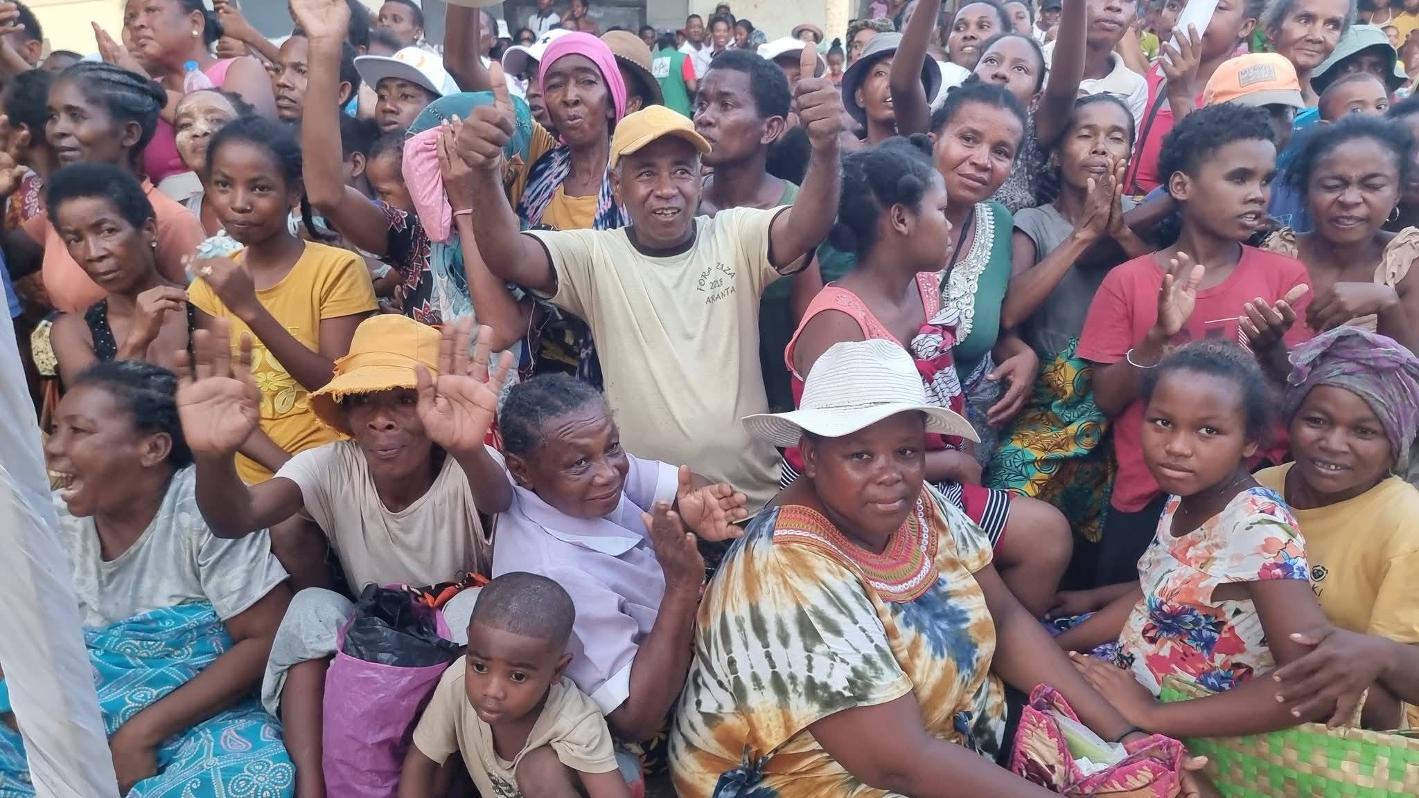 IARA-MISALAHY AMIN' IREO TOMPON' ANDRAIKITRA ISAN' AMBARATONGANY MANAO NY FAMERENANA AMIN' NY LAONINY NY FIAINAM-BAHOAKA SY NY FANARENANA NY TAKAITRA NAVELAN' NY RIVODOZA FYTIA NY FILOHA RANDRIANIRINA MICHAEL