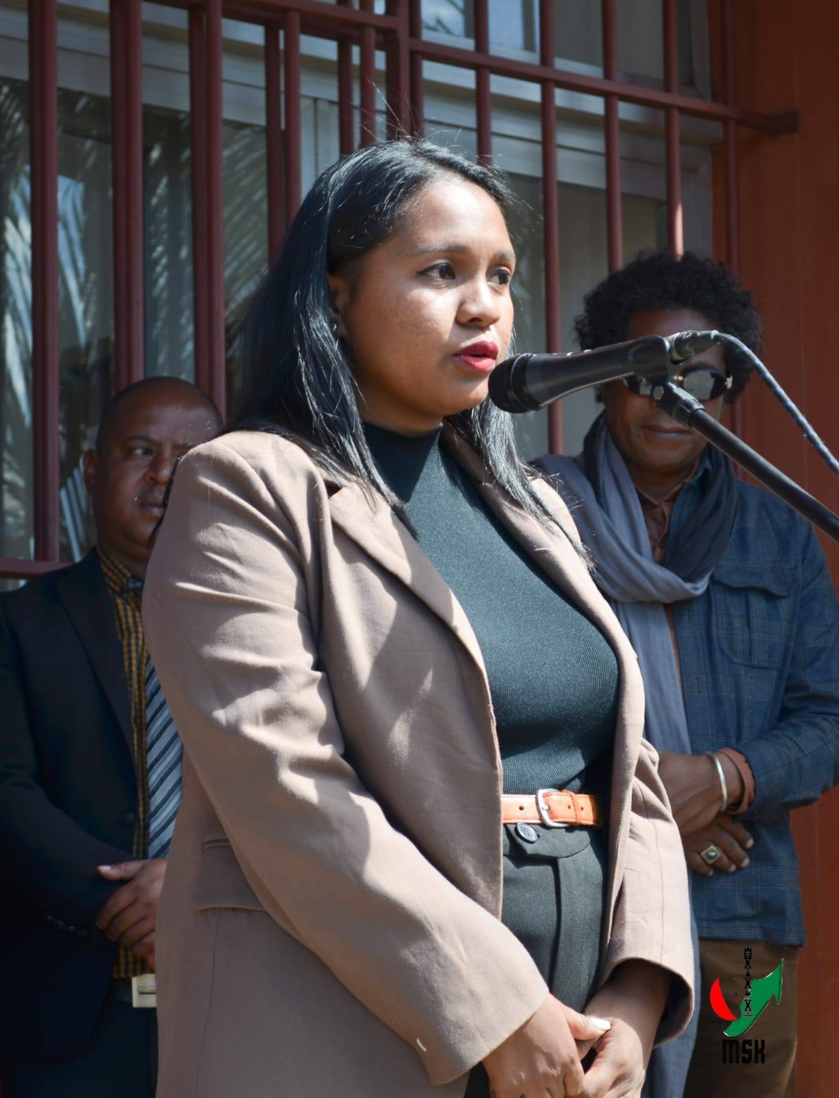 FANANGANAN-TSAINA FANAO ISAKY NY VOALOHAN' NY VOLANA