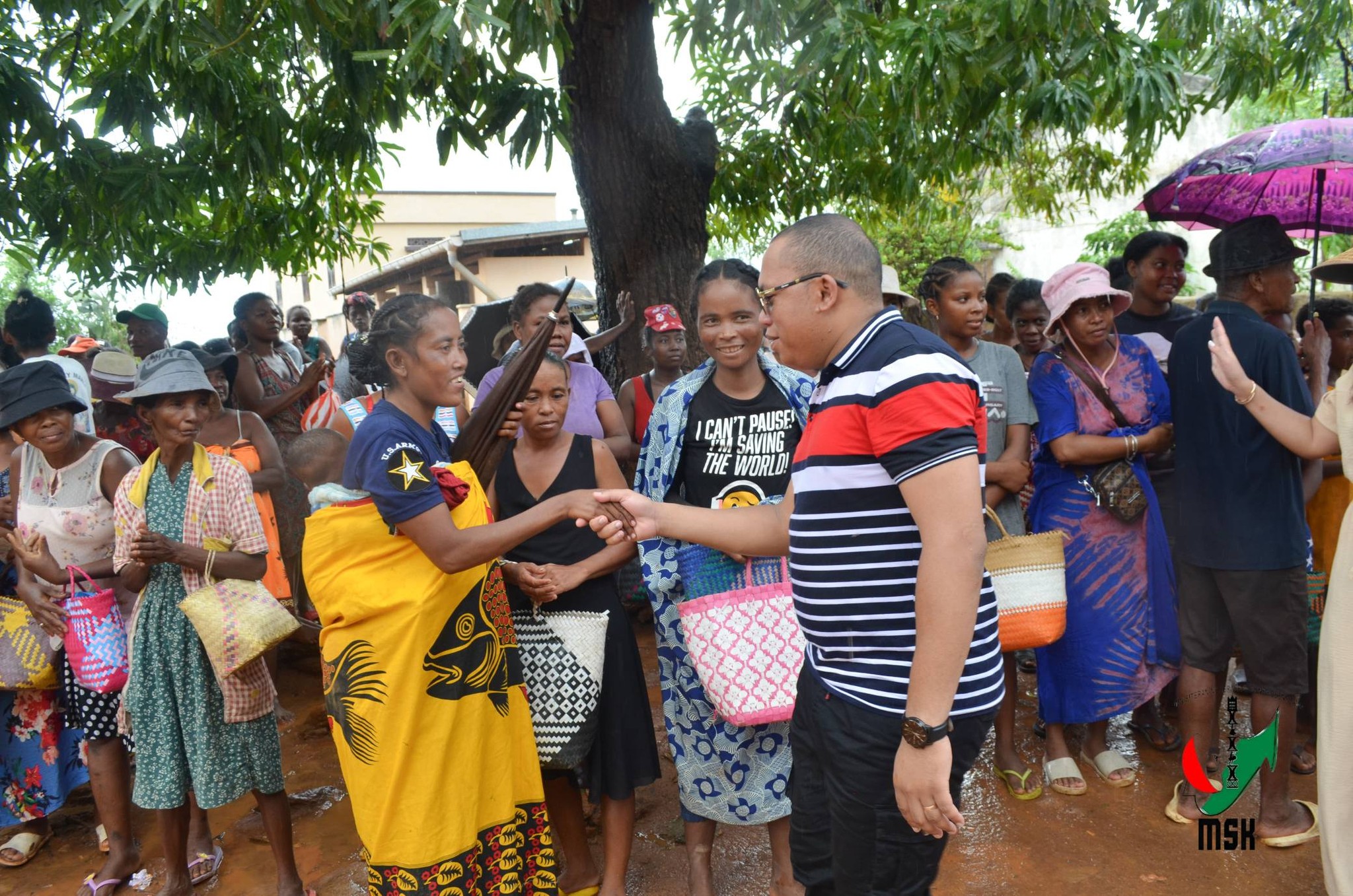 MIROTSAKA ENY AN-KIANJA NY FITONDRAM-PANJAKANA MANONTOLO MANAO TANAN-DAVA MAMONJY NY MPIRAY TANINDRAZANA