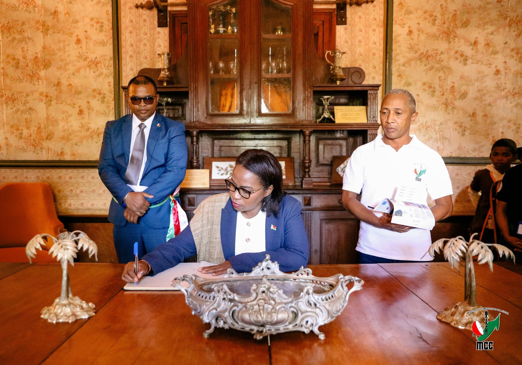 NIAVAKA NY FANKALAZANA NY ANDRO IRAISAM-PIRENENA HO AN' NY MOZEA TENY AMIN' NY ROVAN' AMBOHIMANGA