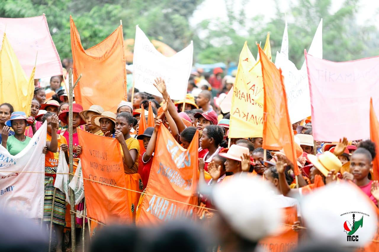 TONGA NIJERY MIVANTANA NY VAHOAKAN' I NOSY VARIKA NY FITONDRAM-PANJAKANA TAMIN' NY ALALAN'NY MINISTRY NY SERASERA SY NY KOLONTSAINA