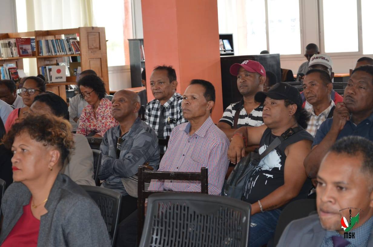 NANKASITRAHAN' IREO MPANAKANTO NY FANENDRENA NY TALEN' NY OMDA