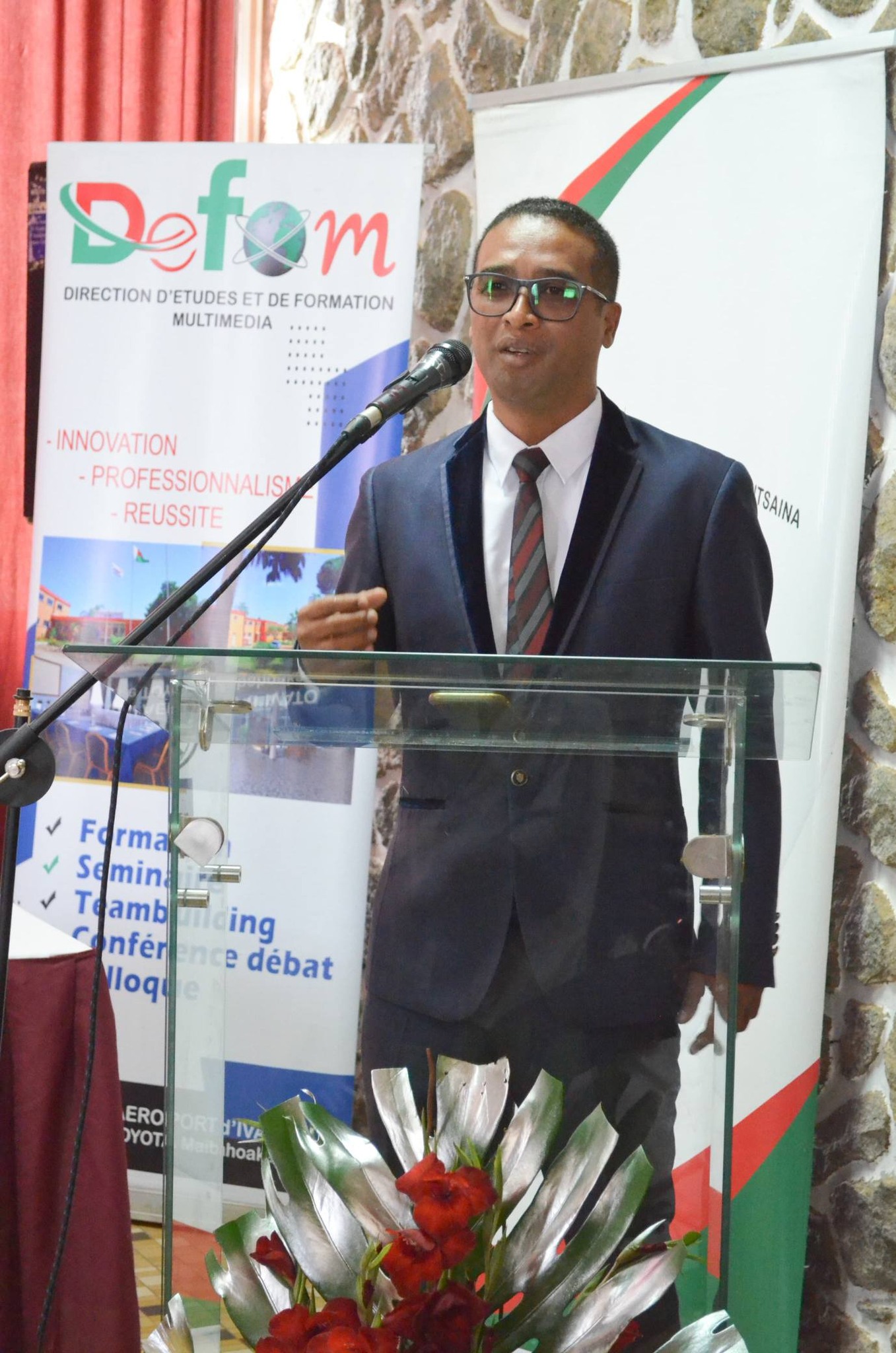 HIROSO AMIN' NY FANOFANANA SY FANAMAFISANA FAHAIZA-MANAO HO AN' NY MPANAO GAZETY NY MINISTERAN' NY SERASERA SY NY KOLONTSAINA