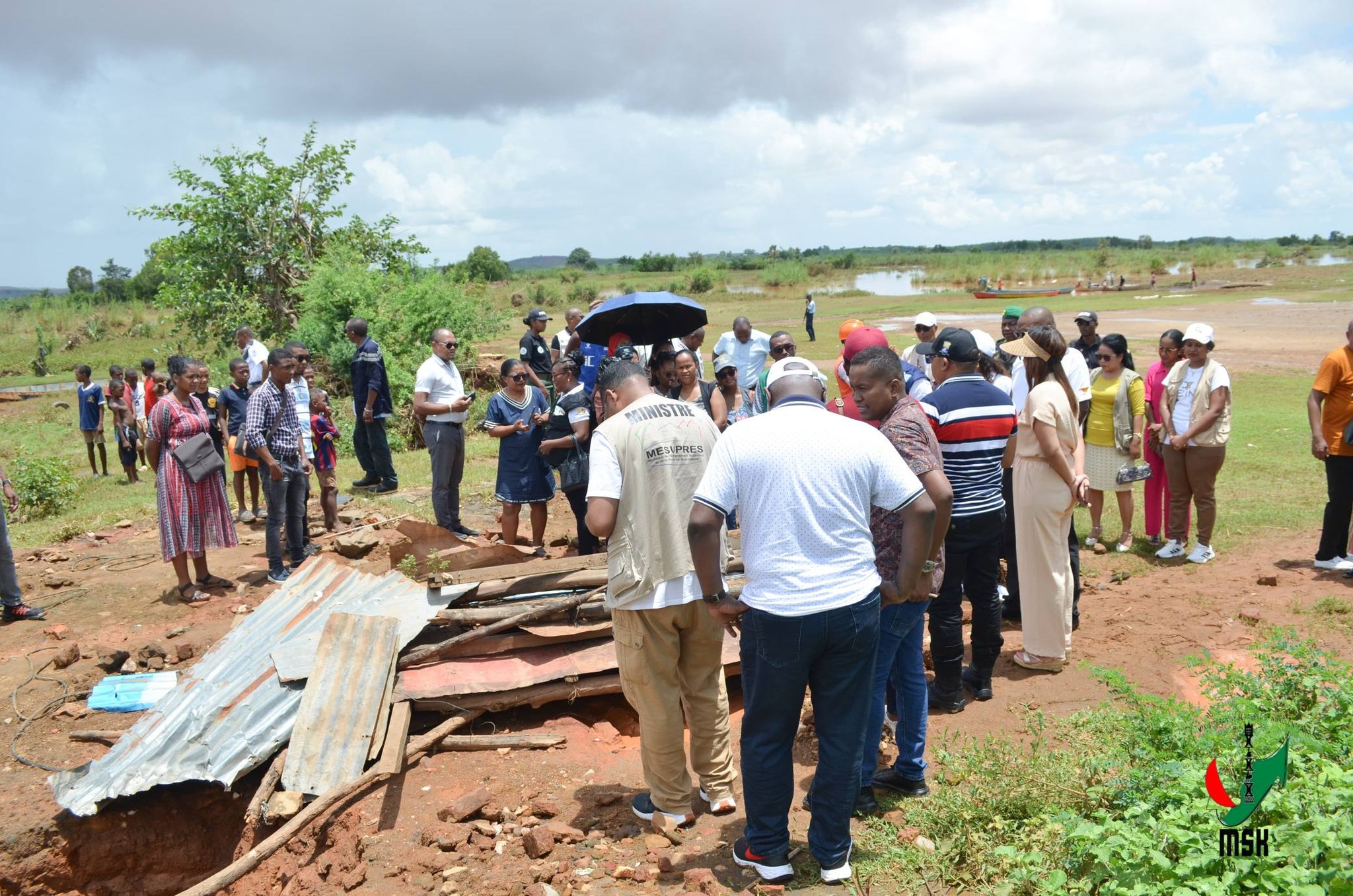 MIROTSAKA ENY AN-KIANJA NY FITONDRAM-PANJAKANA MANONTOLO MANAO TANAN-DAVA MAMONJY NY MPIRAY TANINDRAZANA