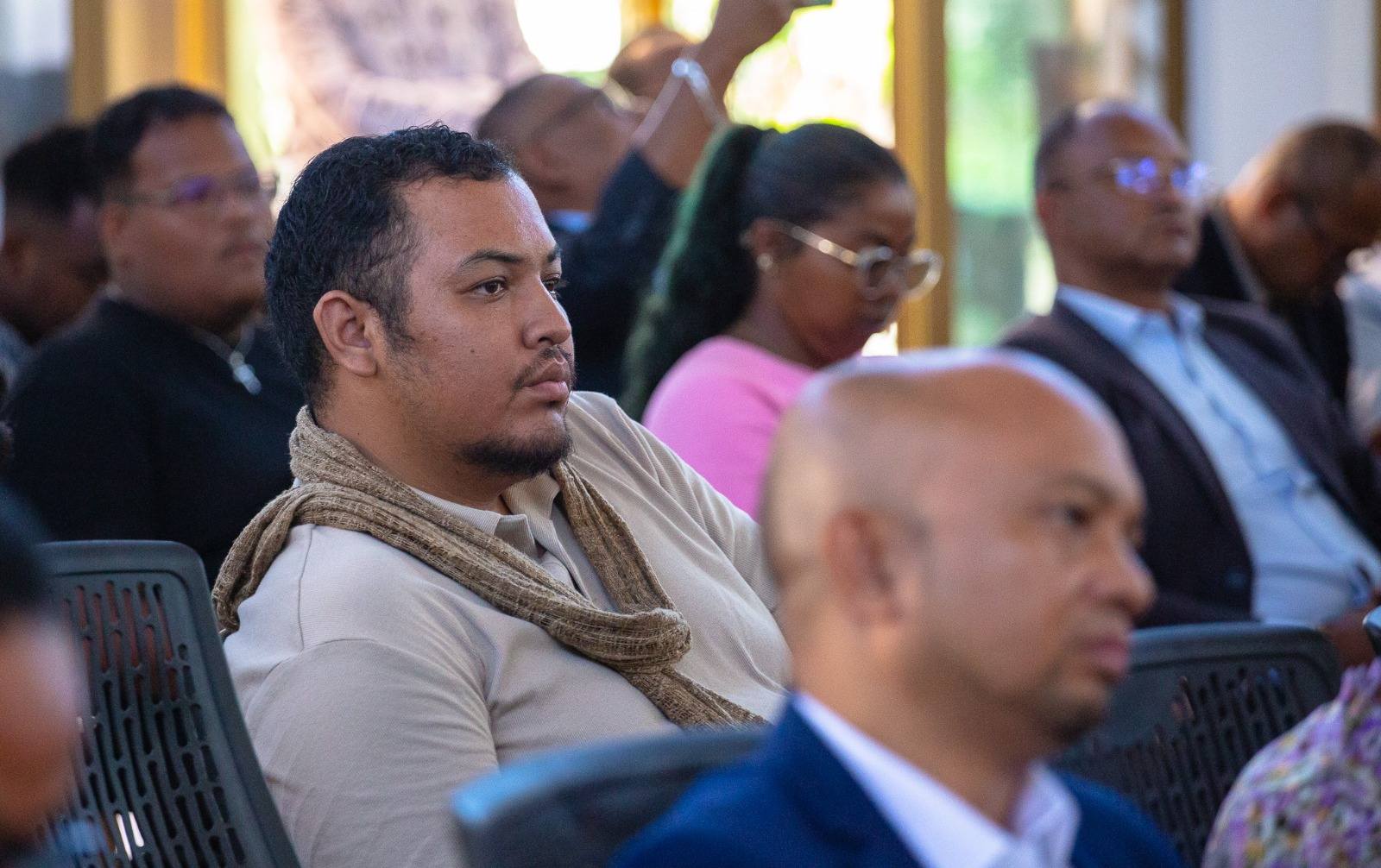 ATRIKASA FANOMBOHAN' NY TETIKASA MOMBA NY FAHALALAHANA MANEHO HEVITRA, IREO FITAOVAN-TSERASERA VAOVAO, FAMPIROBOROBOANA NY ORINASAN-TSERASERA MALALAKA, MAHALEOTENA SY MAROLOKO