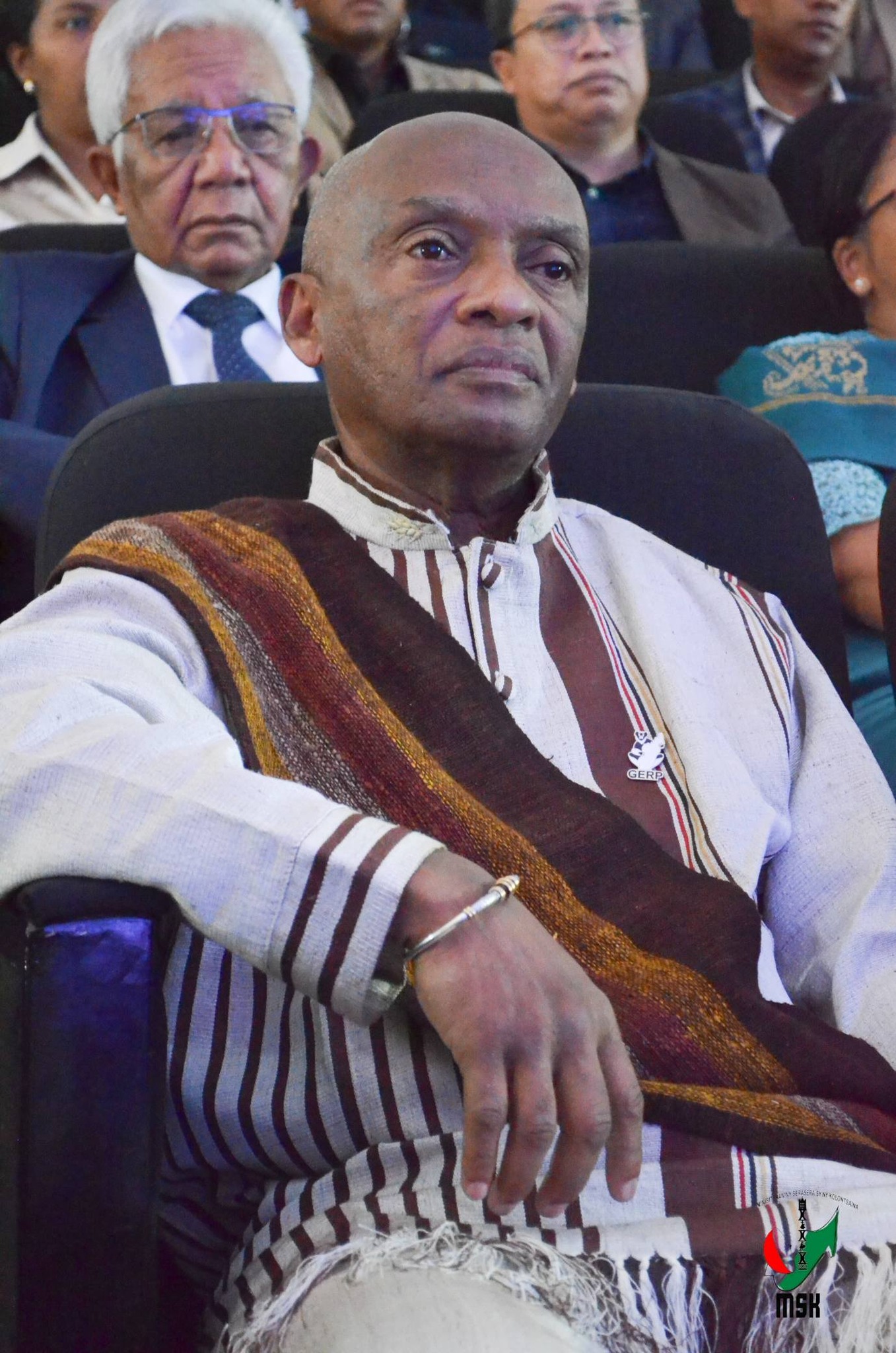 NOTOLORAN' NY AJE-FIKAMBANAN' NY MPANAO GAZETY MIKIRAKIRA NY TONTOLO IAINANA MARI-PANKASITAHANA IREO OLO-MALAZAN' NY FIKAROHANA ARA-TSIANSA