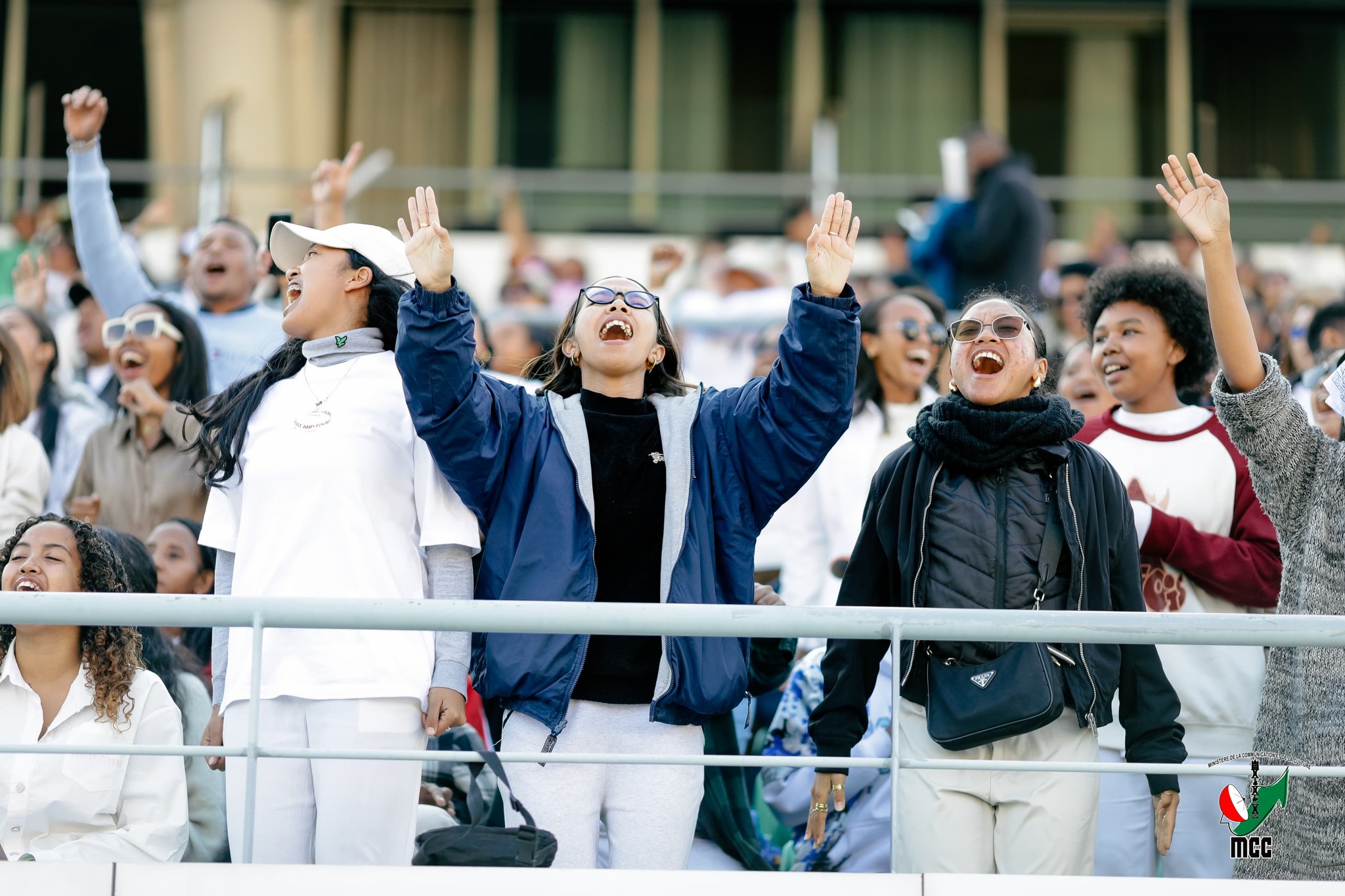 ANTSAM-PIDERANA HO AN' NY FIRENENA