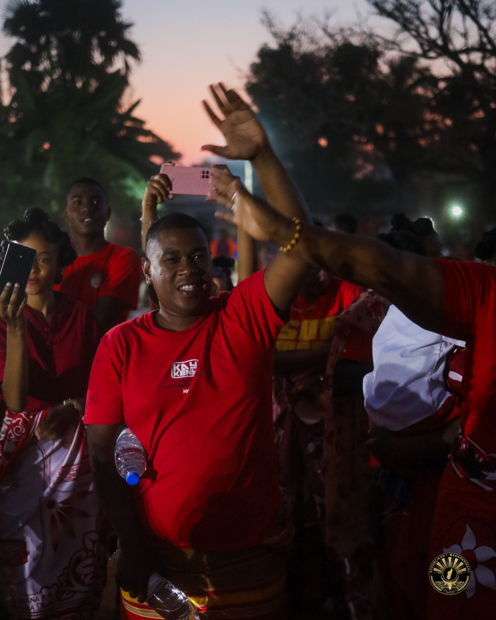 NY FANDRAISAN' NY VAHOAKAN' NY FARITRA MENABE NY KABESON' NY AMPANJAKA TOERA SY IREO MPITARI-TAFIKA ROA LAHY