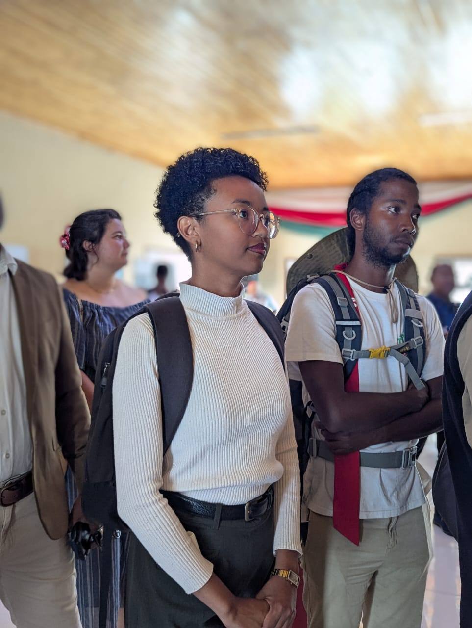 SARY MANODIDINA NY 3000 MIRAKITRA IREO ASAN' NY FIROTSAHANA AN-TSITRAPO ETO ANIVON'NY MINISTERAN' NY SERASERA SY NY KOLONTSAINA