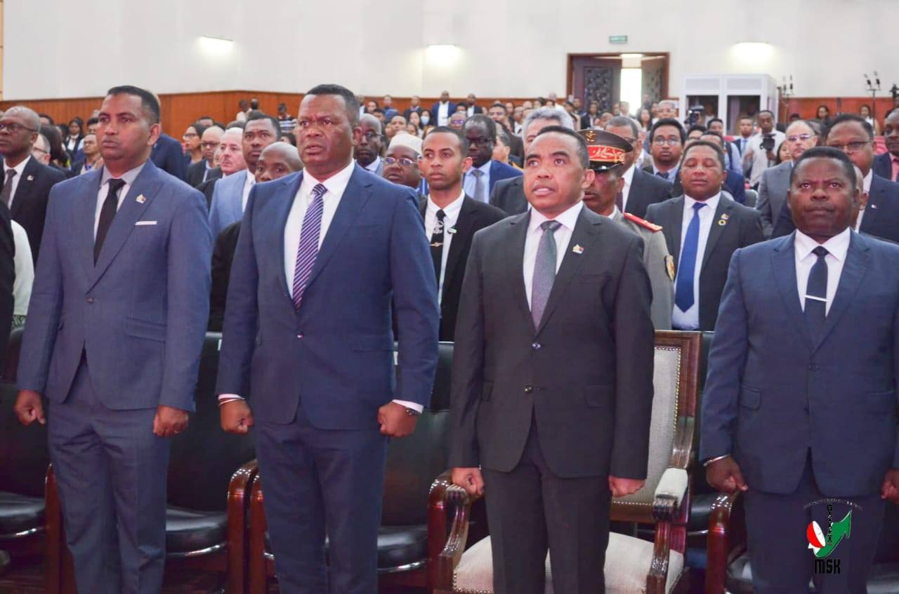 HIVOAKA AFAKA IRAY VOLANA NY DRAFITRA NASIONALY HANARENANA NY TOEKARENA HIAINGA AMIN' NY FIARAHA-MIASA EO AMIN'NY FANJAKANA SY NY SEHATRA TSY MIANKINA