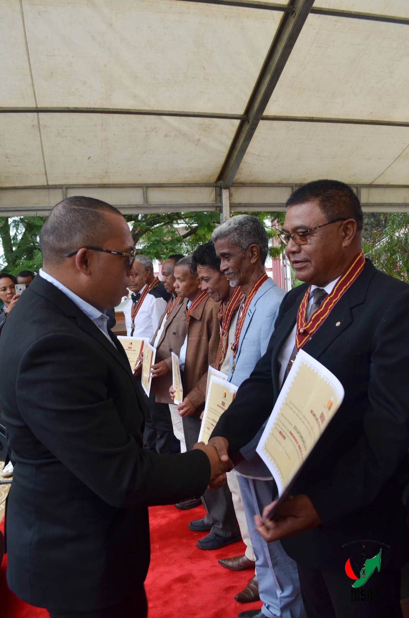 ENDRIKA HITA MASO FANKASITRAHANA NY EZAKA VITAN' NY MPISEHATRA ARA-KOLONTSAINA SADY FAMPIRISIHANA AMIN' NY TSARA KOKOA HATRANY NY MARI-BONINAHITRY NY KANTO