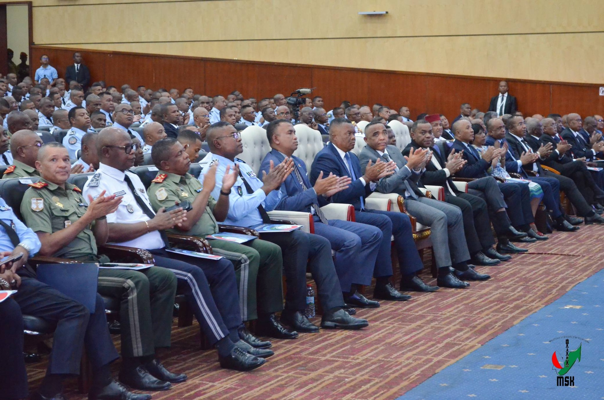 FIKAONANDOHA HO FANAVAOZANA NY ZANDARIMARIAM-PIRENENA