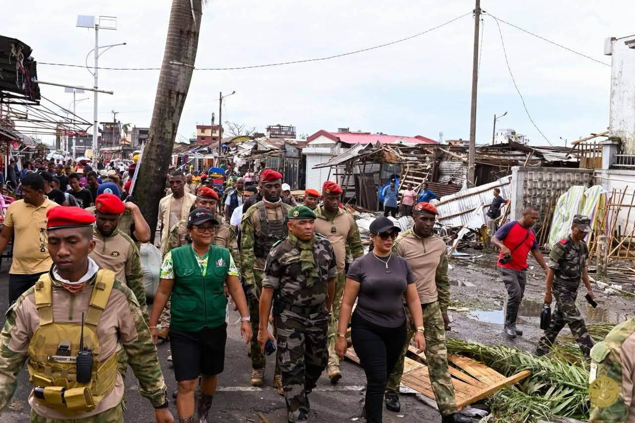 "HIARA-HIATRIKA SY HIOMBOM-PO AMIN' NY VAHOAKAN' NY FARITRA ATSINANANA NO NAHATONGAVAKO ETO" HOY NY FILOHAN' NY REPOBLIKAN' I MADAGASIKARA NY KOLONELY RANDRIANIRINA MICHAEL