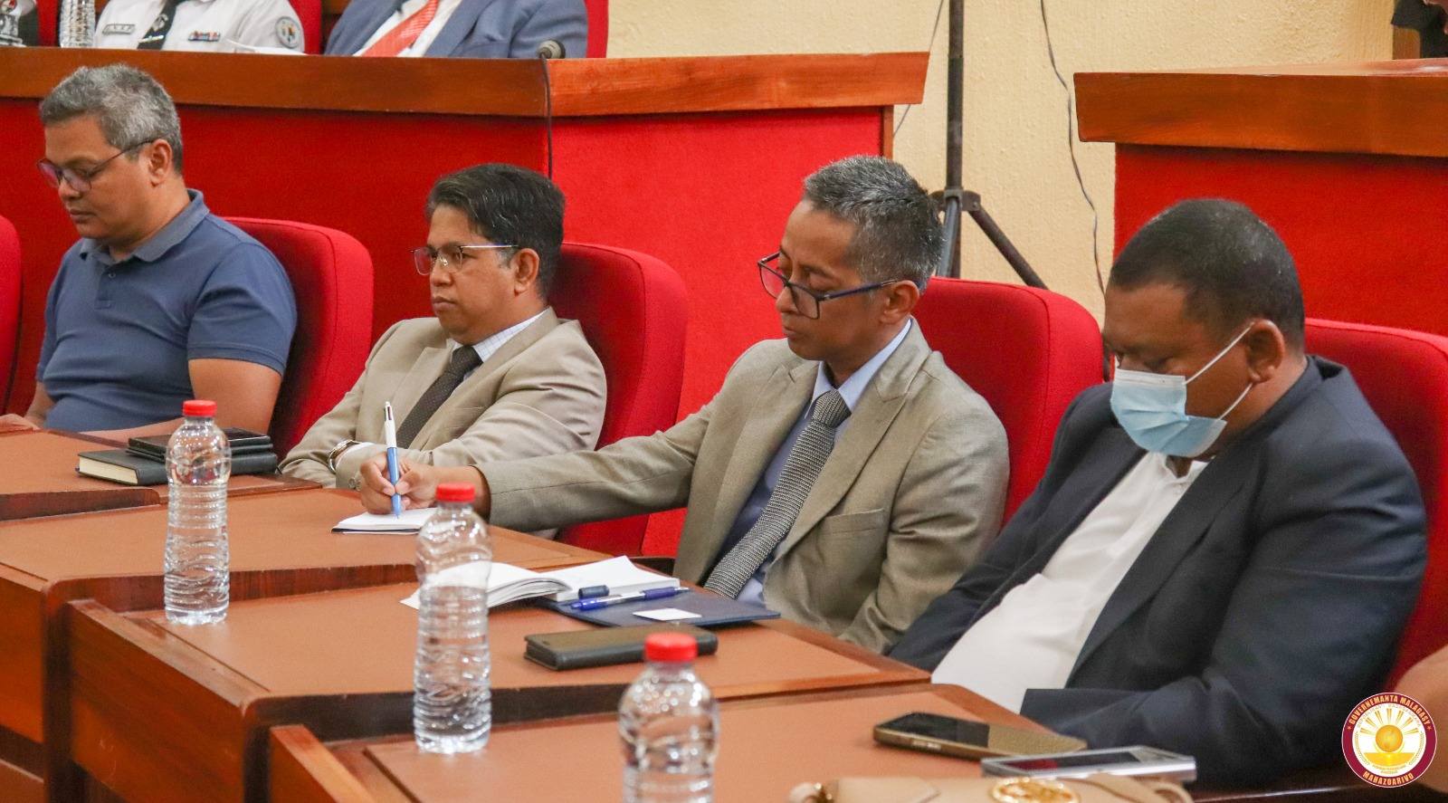 ANTSO AVO IRAISAM-PIRENENA HO FANARENANA NY FAHASIMBANA VOKATRY NY RIVODOZA GEZANI