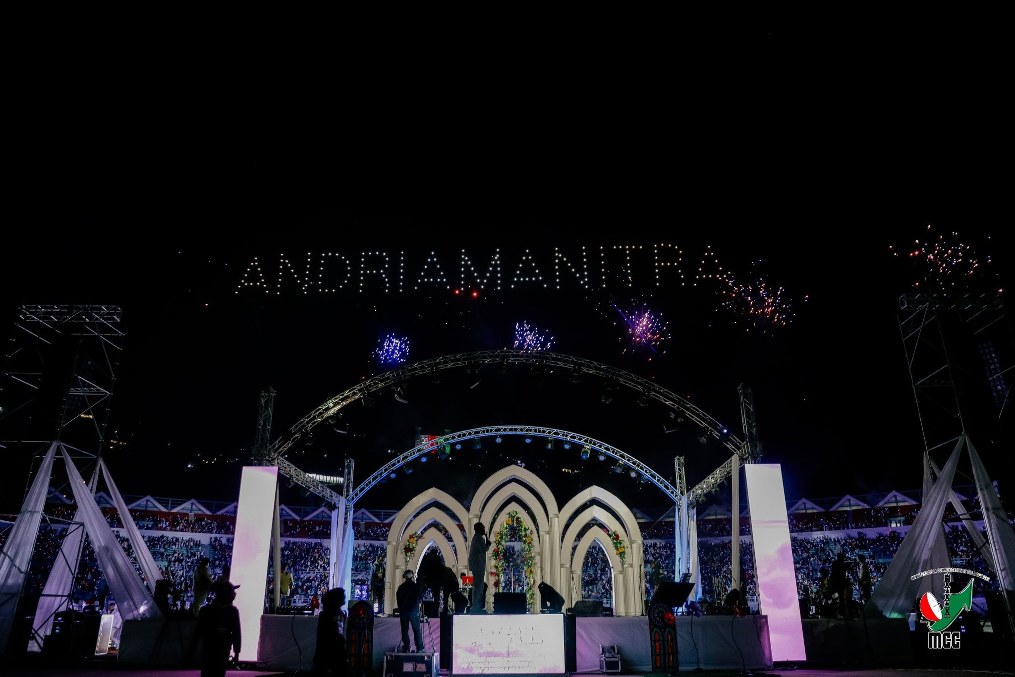 ANTSAM-PIDERANA HO AN' NY FIRENENA