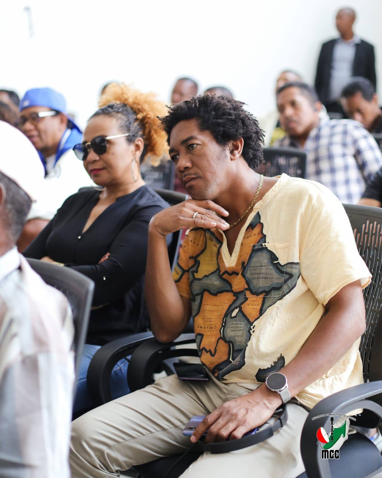 TAO ANATY FIRAHALAHIANA NY FIHAONANA NANAOVANA DINIDINIKA TEO AMIN' IREO MPANAKANTO SY NY MINISITRA MPIAHY