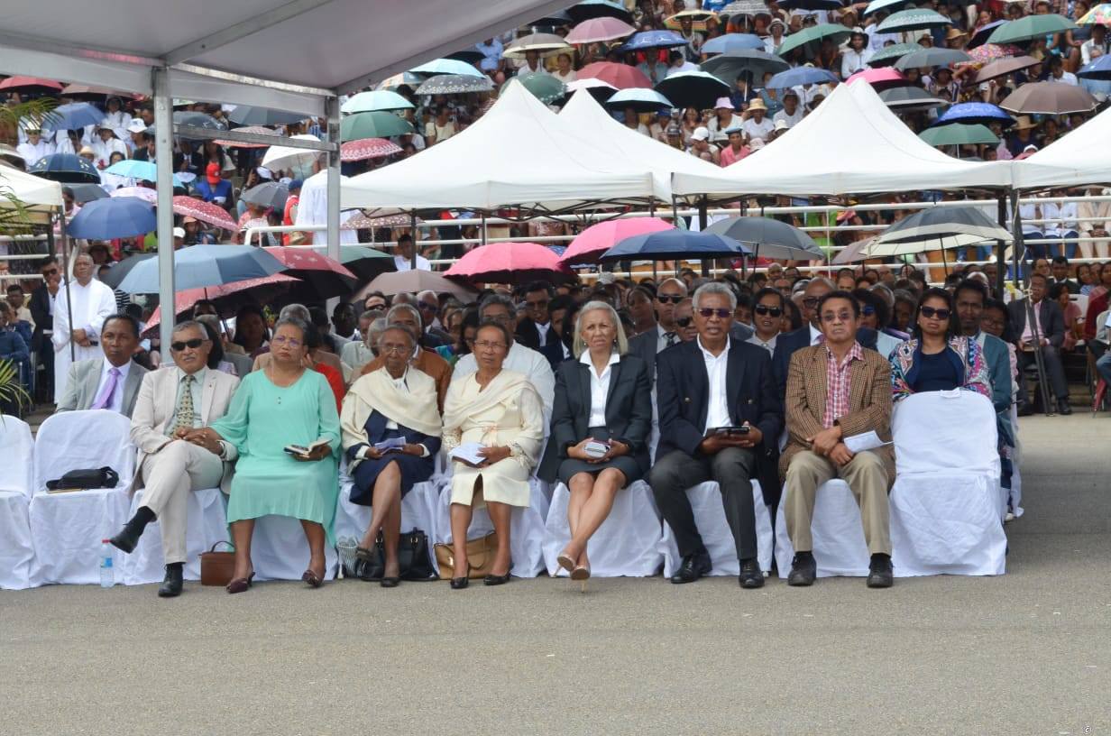 NAMPITA MIVANTANA NY FANOMPOAM-PIVAVAHANA TENY ANTSONJOMBE NY TELEVIZIONA FAHAZAVANA AN' NY FIANGONANA FJKM